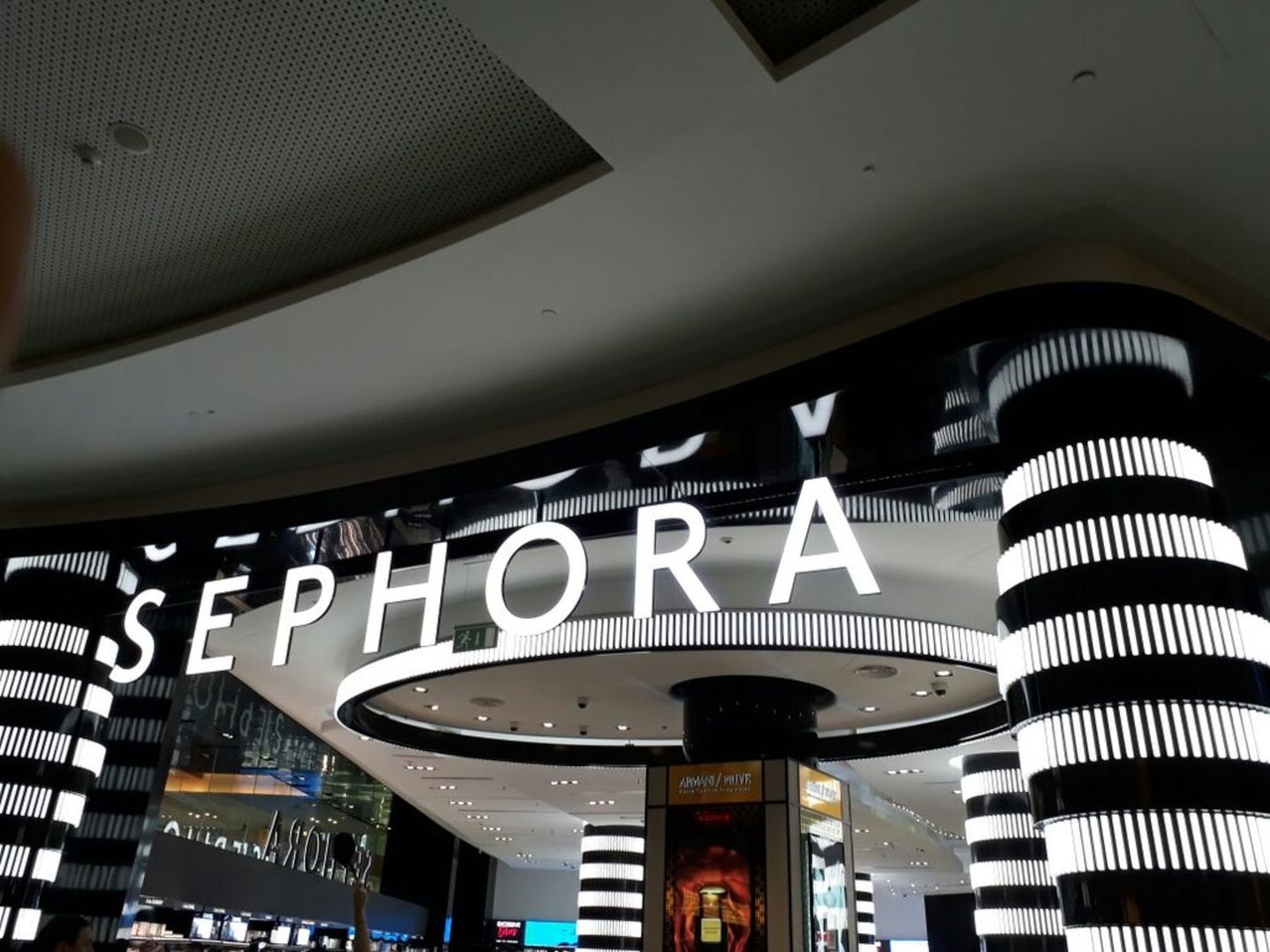 HiDubai-business-sephora-shopping-beauty-cosmetics-stores-burj-khalifa-dubai-2