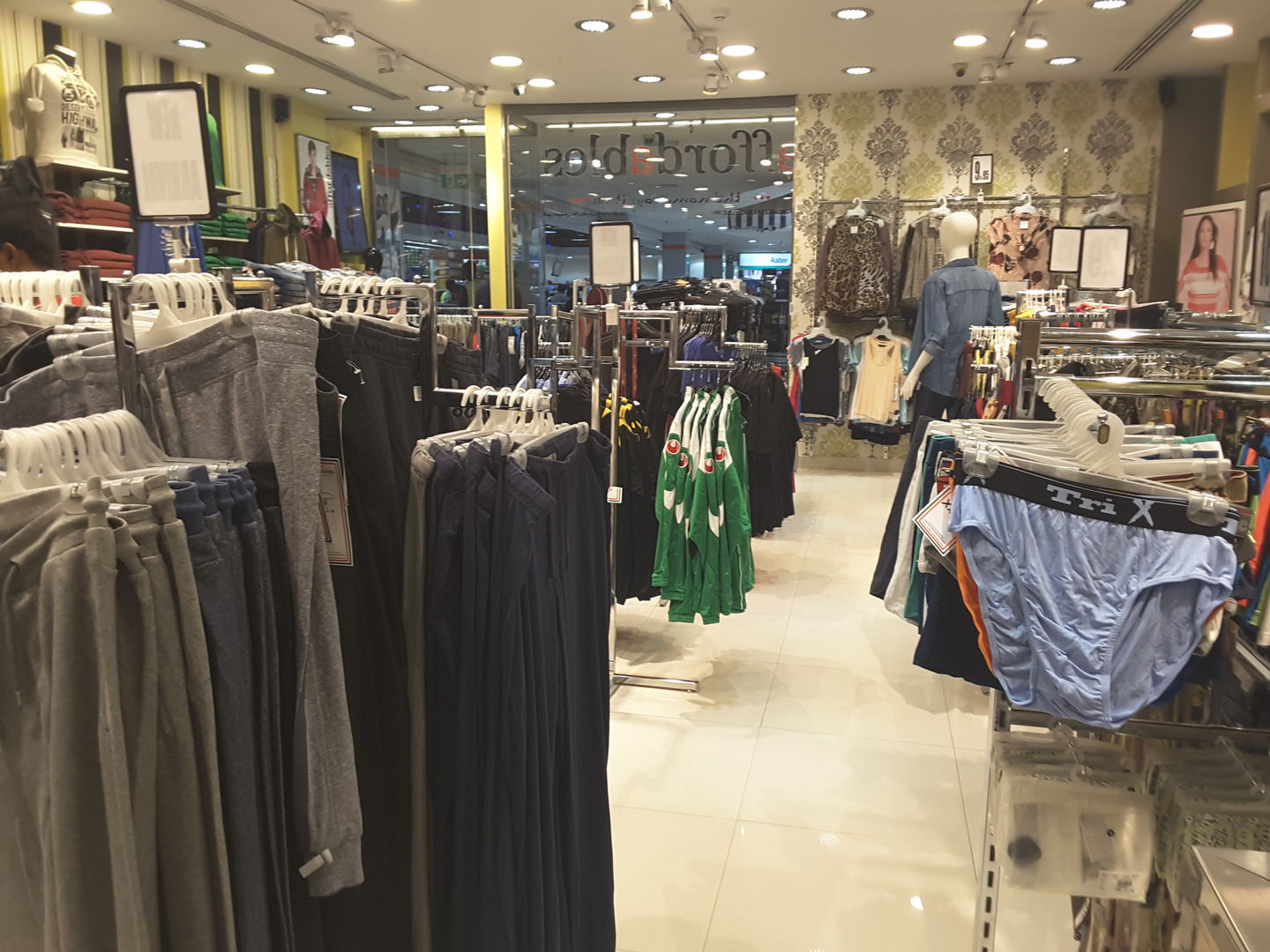 HiDubai-business-affordables-fashion-shopping-apparel-green-community-dubai-investment-park-1-dubai-2
