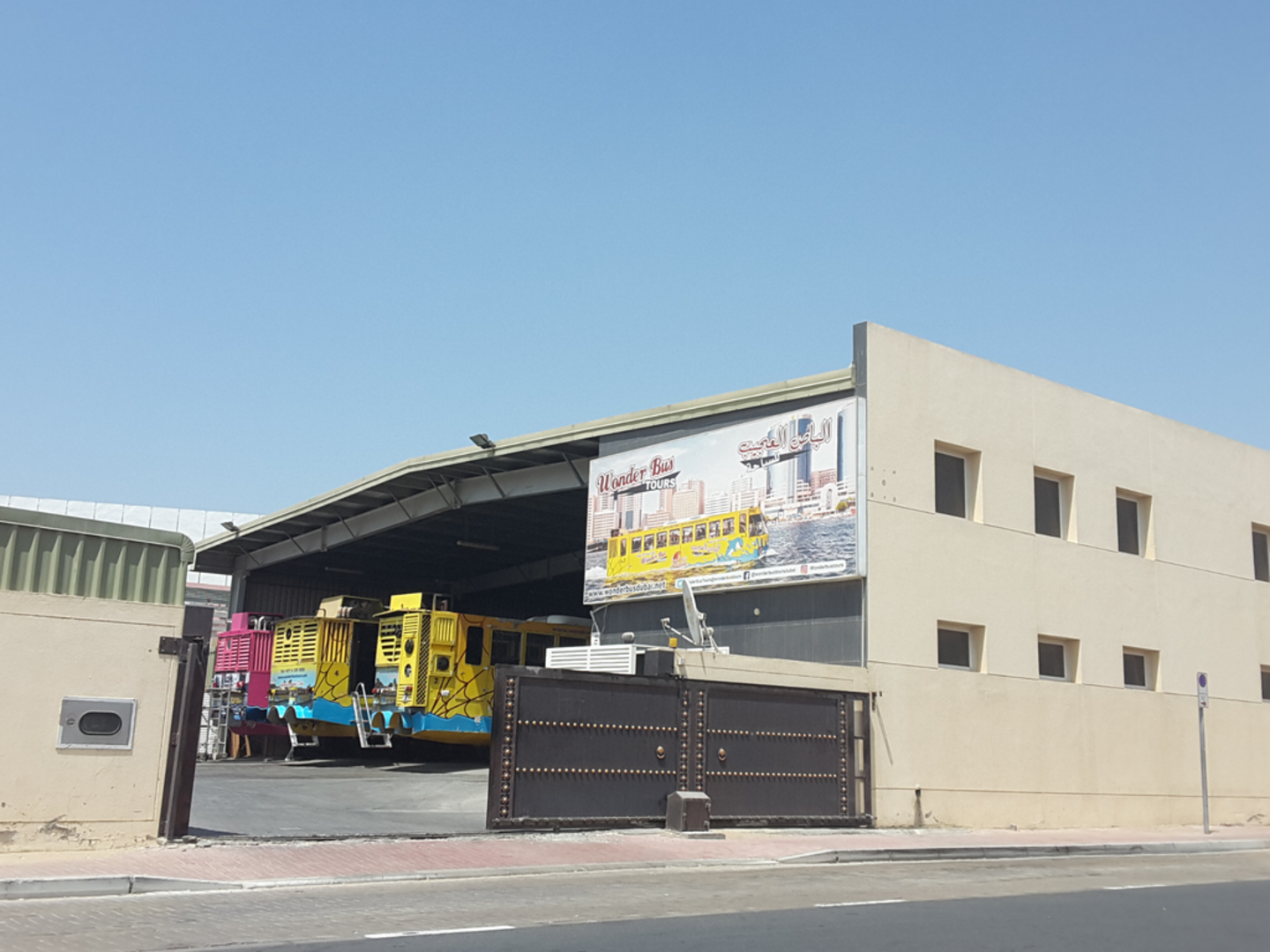 HiDubai-business-wonder-bus-tours-hotels-tourism-local-tours-activities-al-quoz-industrial-1-dubai-2