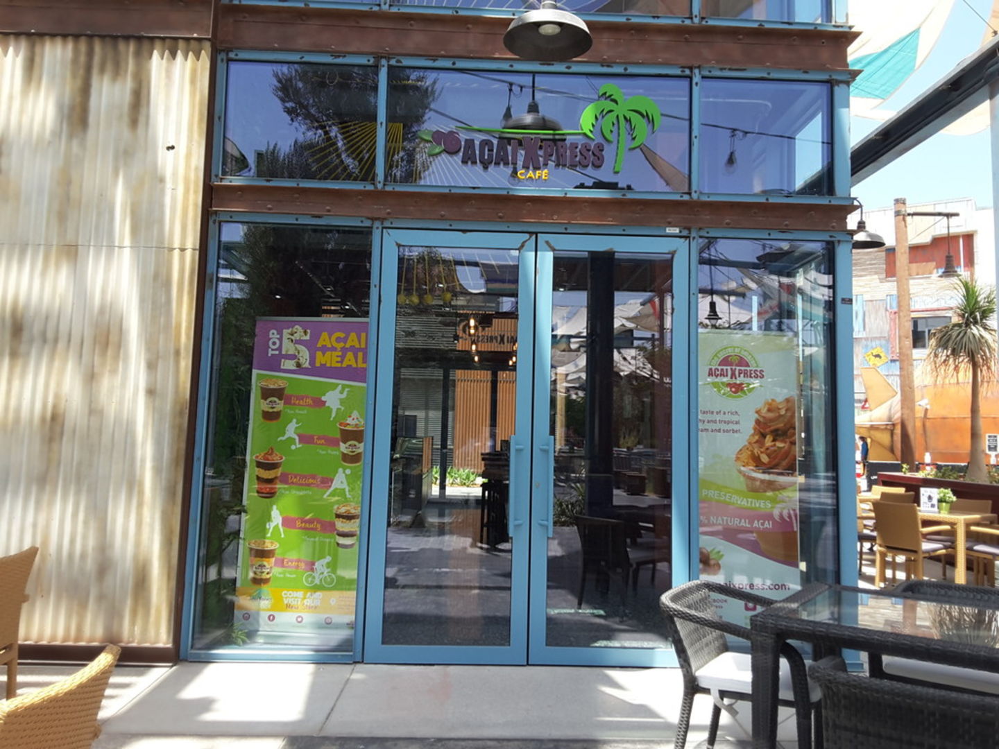 HiDubai-business-acai-xpress-cafe-food-beverage-bakeries-desserts-sweets-jumeirah-1-dubai-2