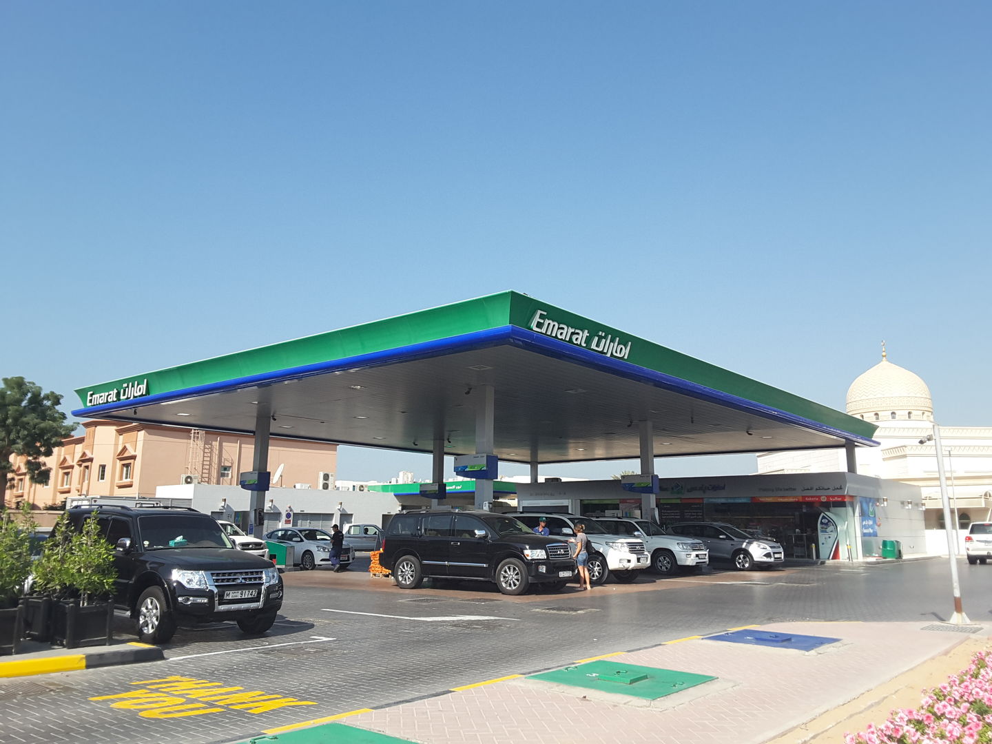 HiDubai-business-emarat-shurooq-transport-vehicle-services-fuel-stations-car-wash-al-manara-dubai