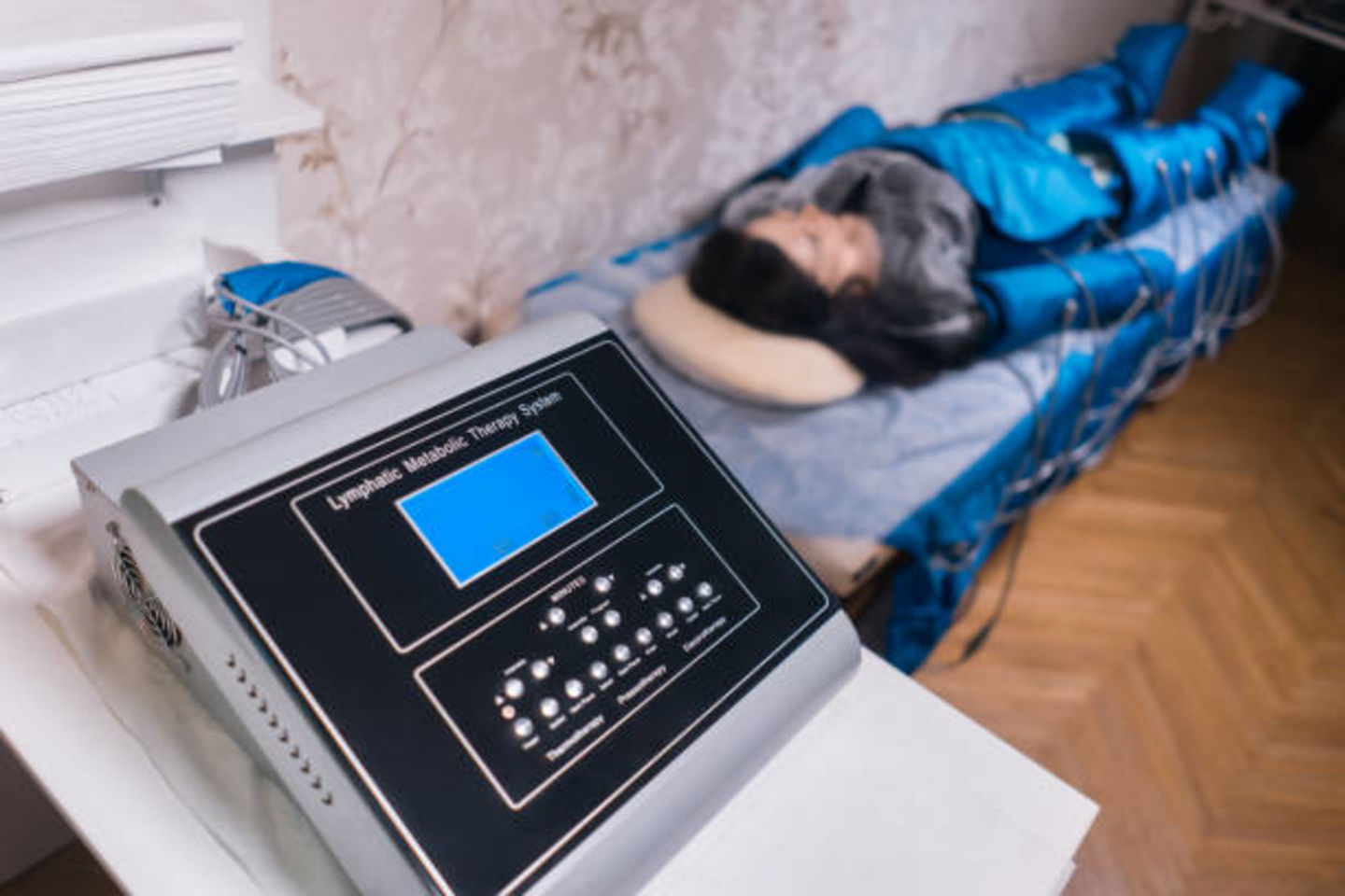 HiDubai-business-infrafit-slimming-therapy-center-beauty-wellness-health-wellness-services-spas-nad-al-hammar-dubai