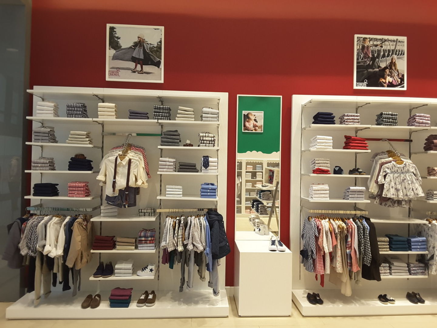 HiDubai-business-neck-neck-kids-kids-apparel-the-palm-jumeirah-nakhlat-jumeirah-dubai-2