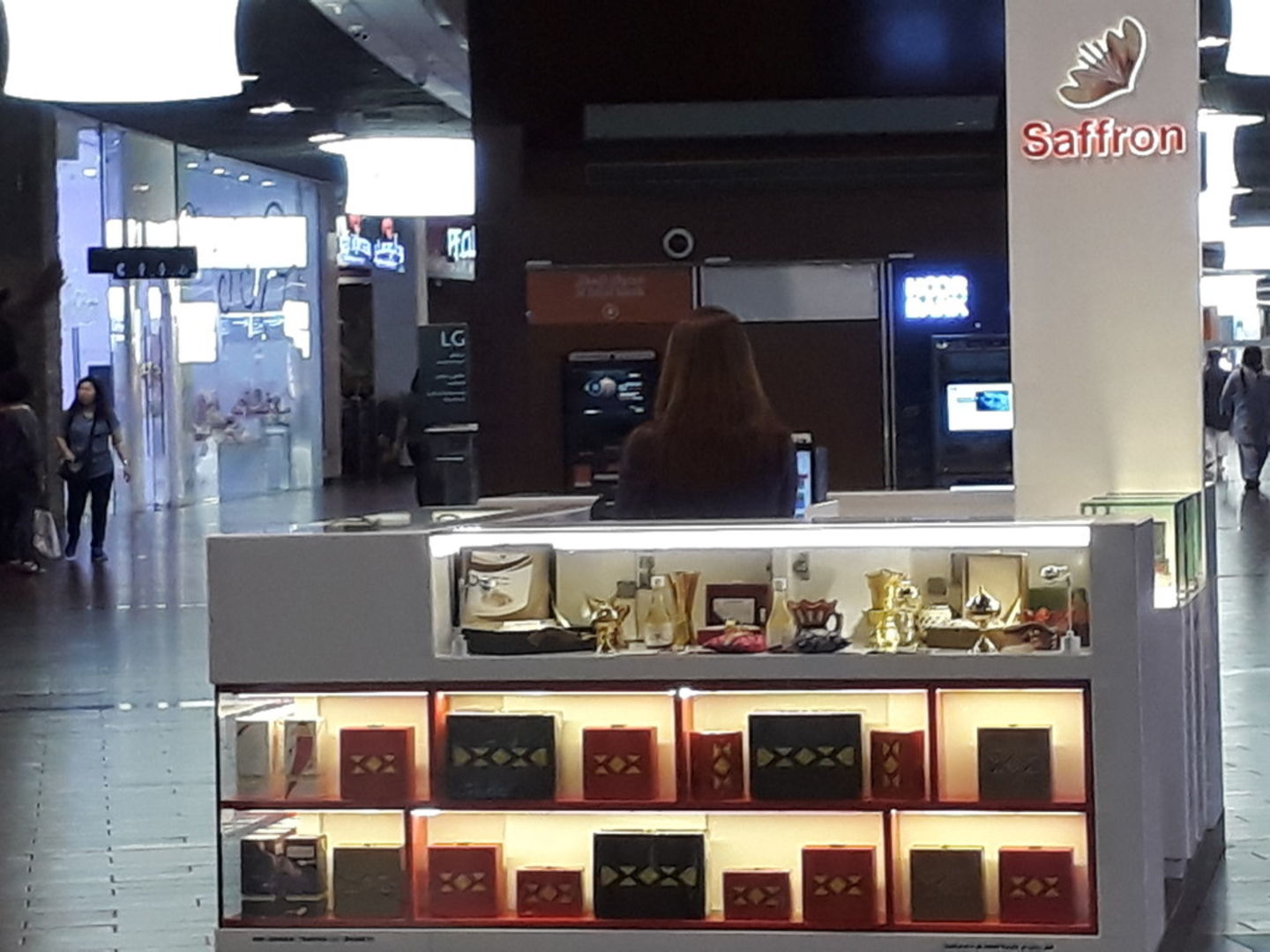 HiDubai-business-saffron-shopping-beauty-cosmetics-stores-burj-khalifa-dubai-2