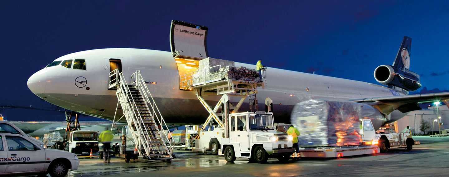 HiDubai-business-al-qeyadah-cargo-clearing-shipping-logistics-sea-cargo-services-al-murar-dubai-1