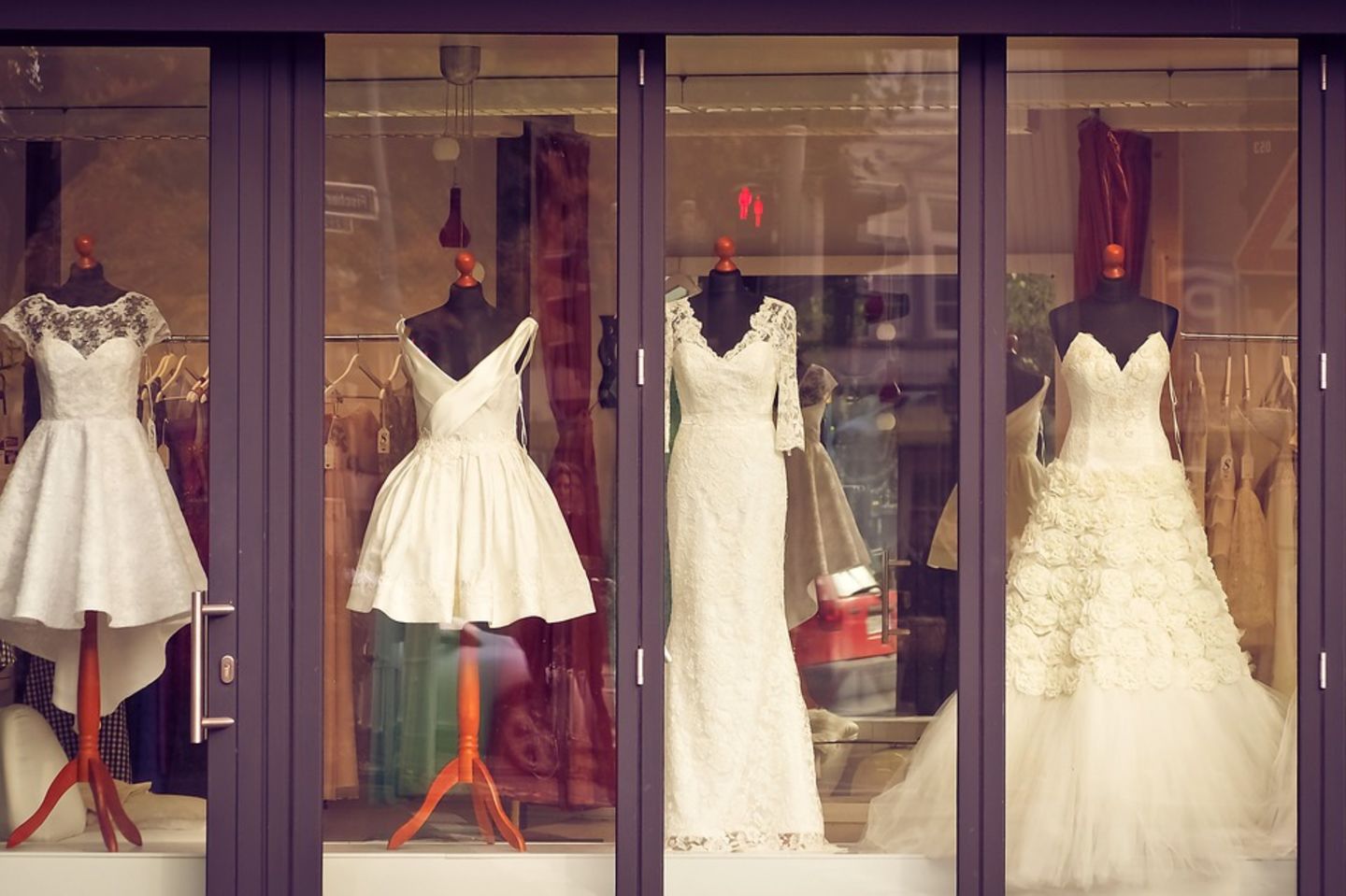 HiDubai-business-lace-tailoring-and-embroidery-shopping-custom-clothes-designers-nad-al-hammar-dubai