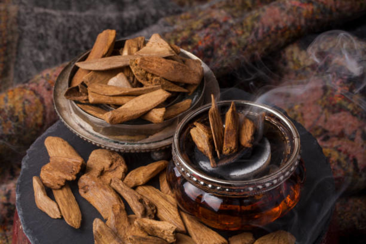 HiDubai-business-royal-sandal-oud-goods-wholesalers-shopping-beauty-cosmetics-stores-riggat-al-buteen-dubai