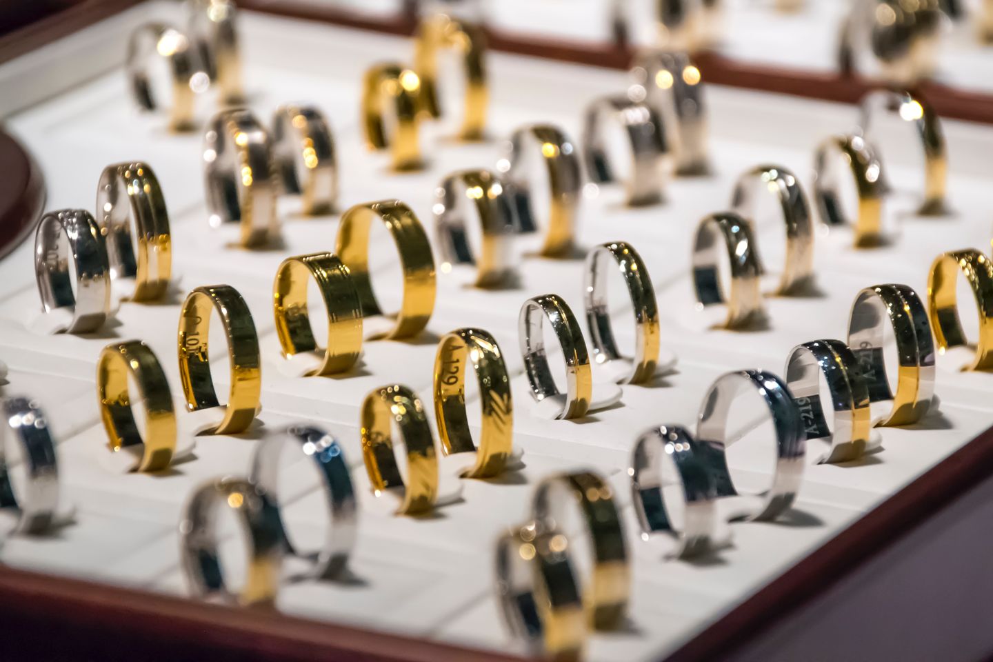 HiDubai-business-sunny-diam-shopping-jewellery-precious-stones-al-daghaya-dubai-2