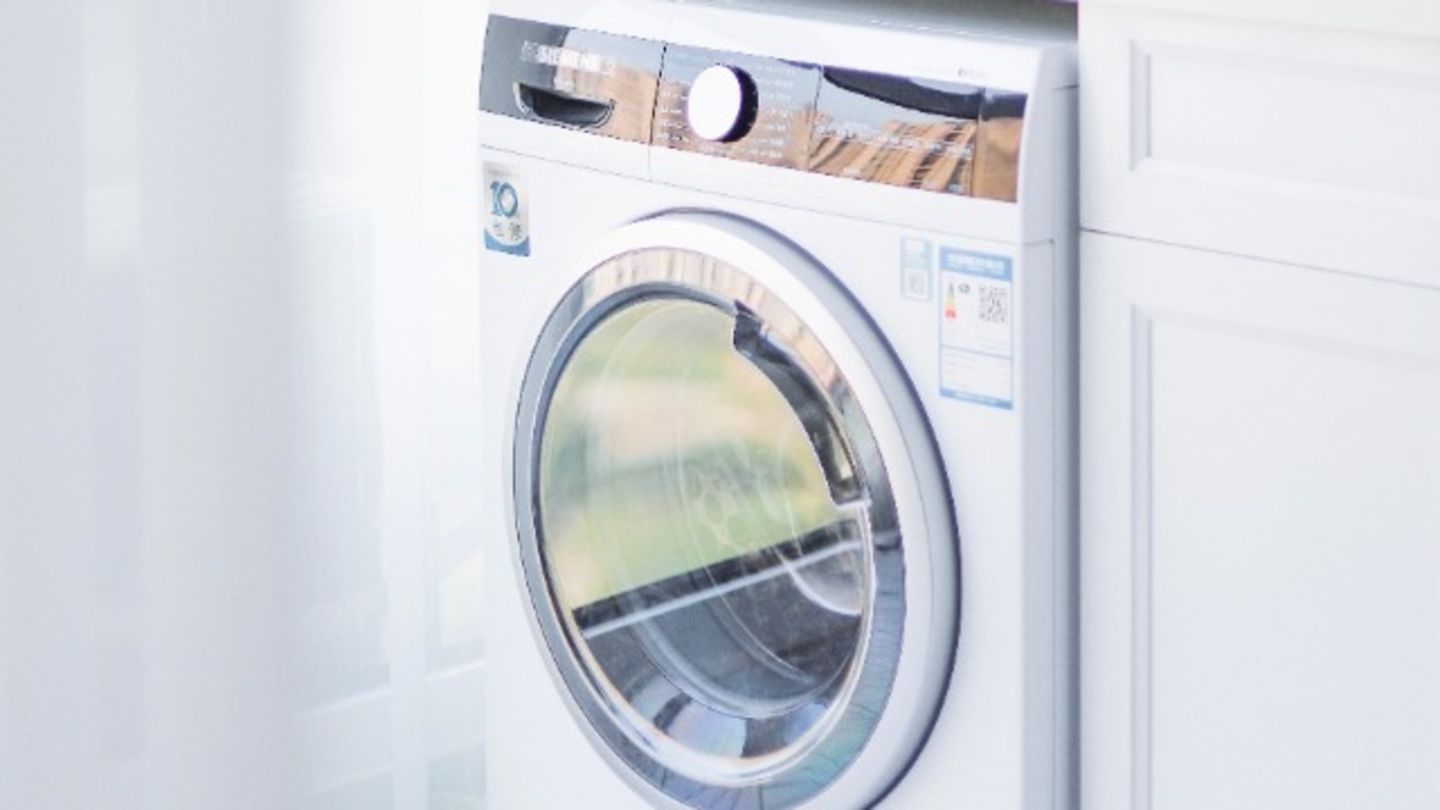 HiDubai-business-hanifa-ibrahim-laundry-home-laundry-meena-bazar-al-souq-al-kabeer-dubai