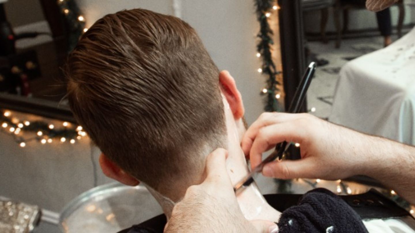 King Scissor Gents Saloon(Beauty Salons) in Al Muteena, Dubai HiDubai