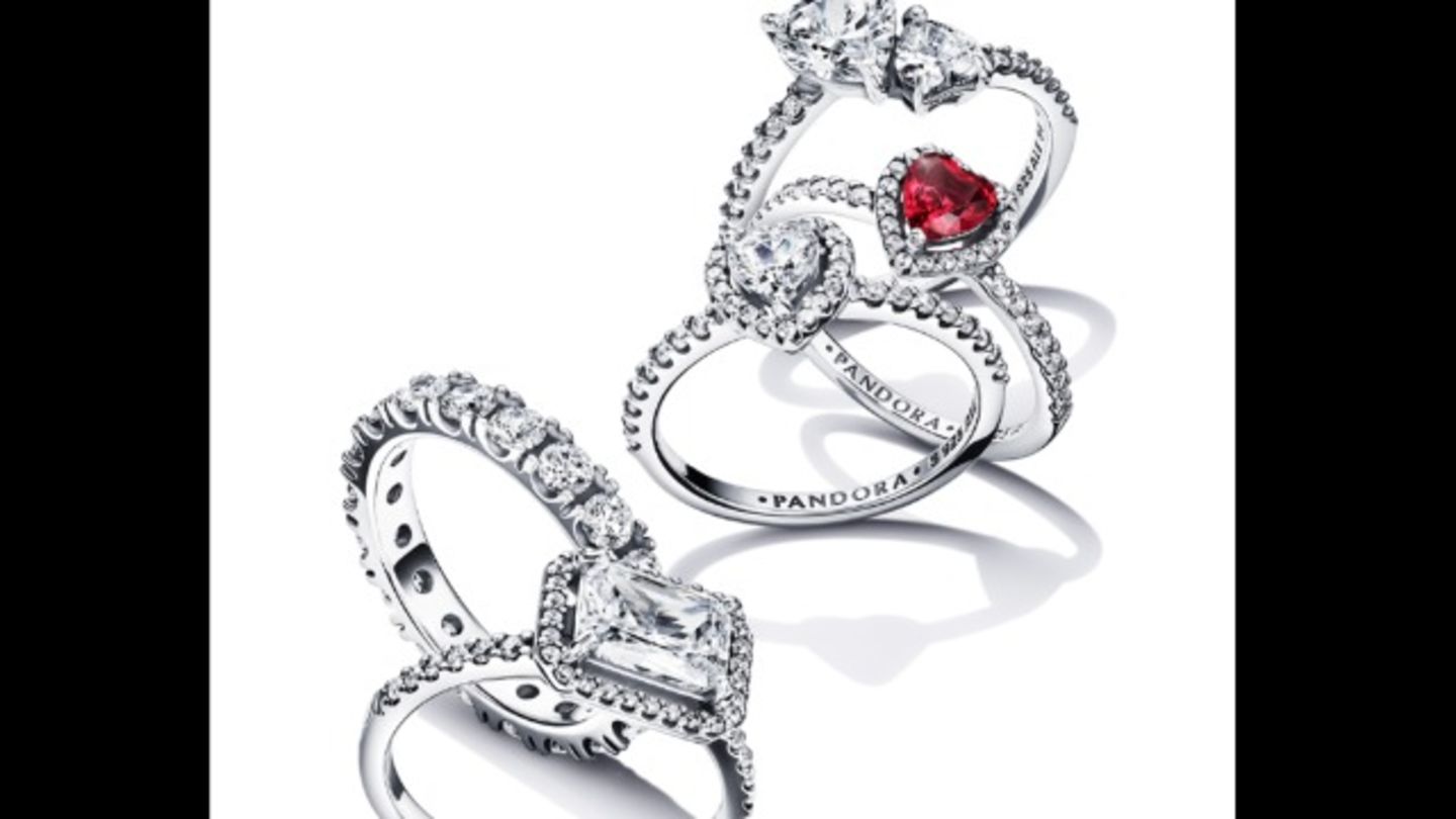 HiDubai-business-pandora-shopping-jewellery-precious-stones-hadaeq-shaikh-mohammad-bin-rashid-dubai