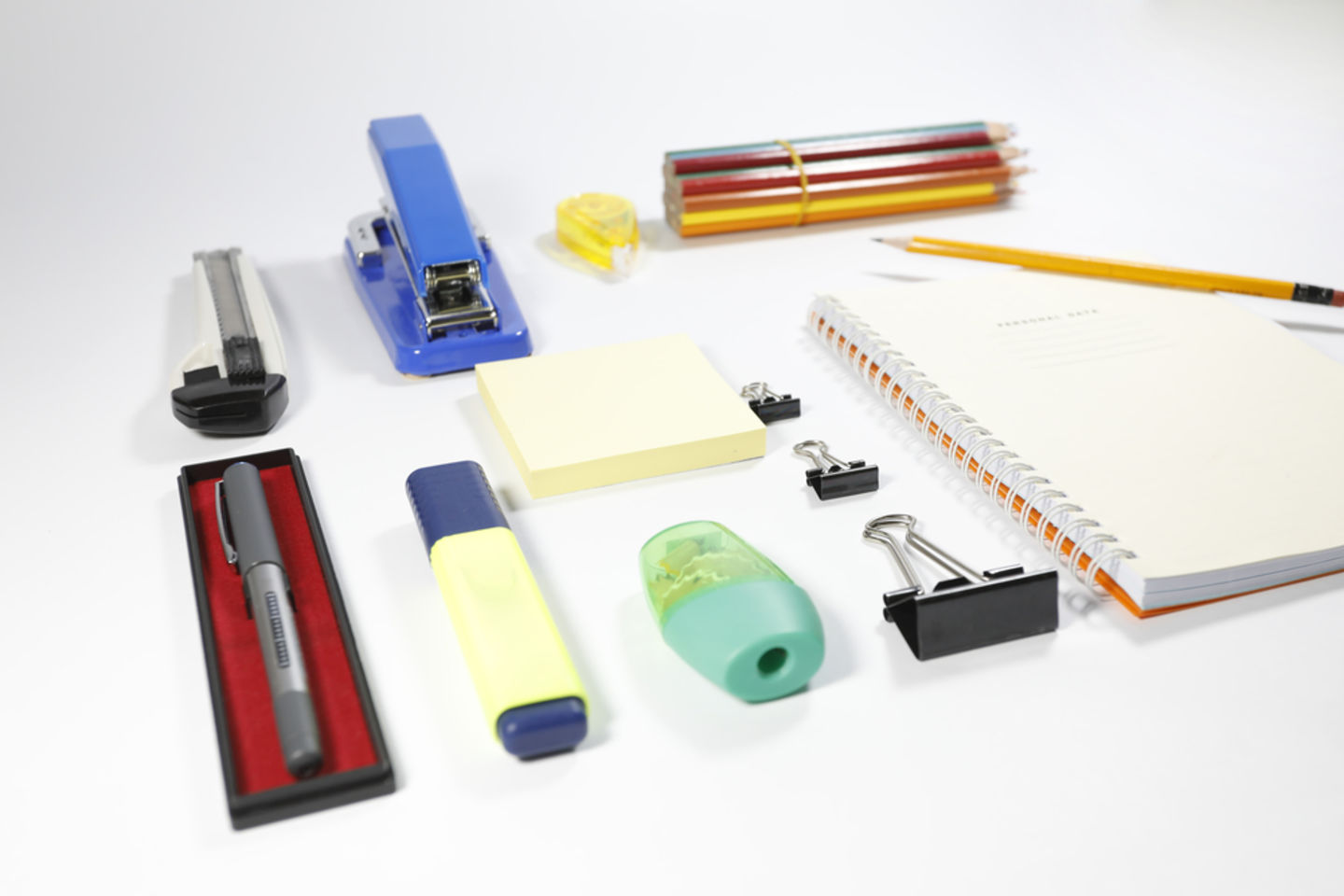 HiDubai-business-kings-traders-shopping-office-supplies-stationery-meena-bazar-al-souq-al-kabeer-dubai