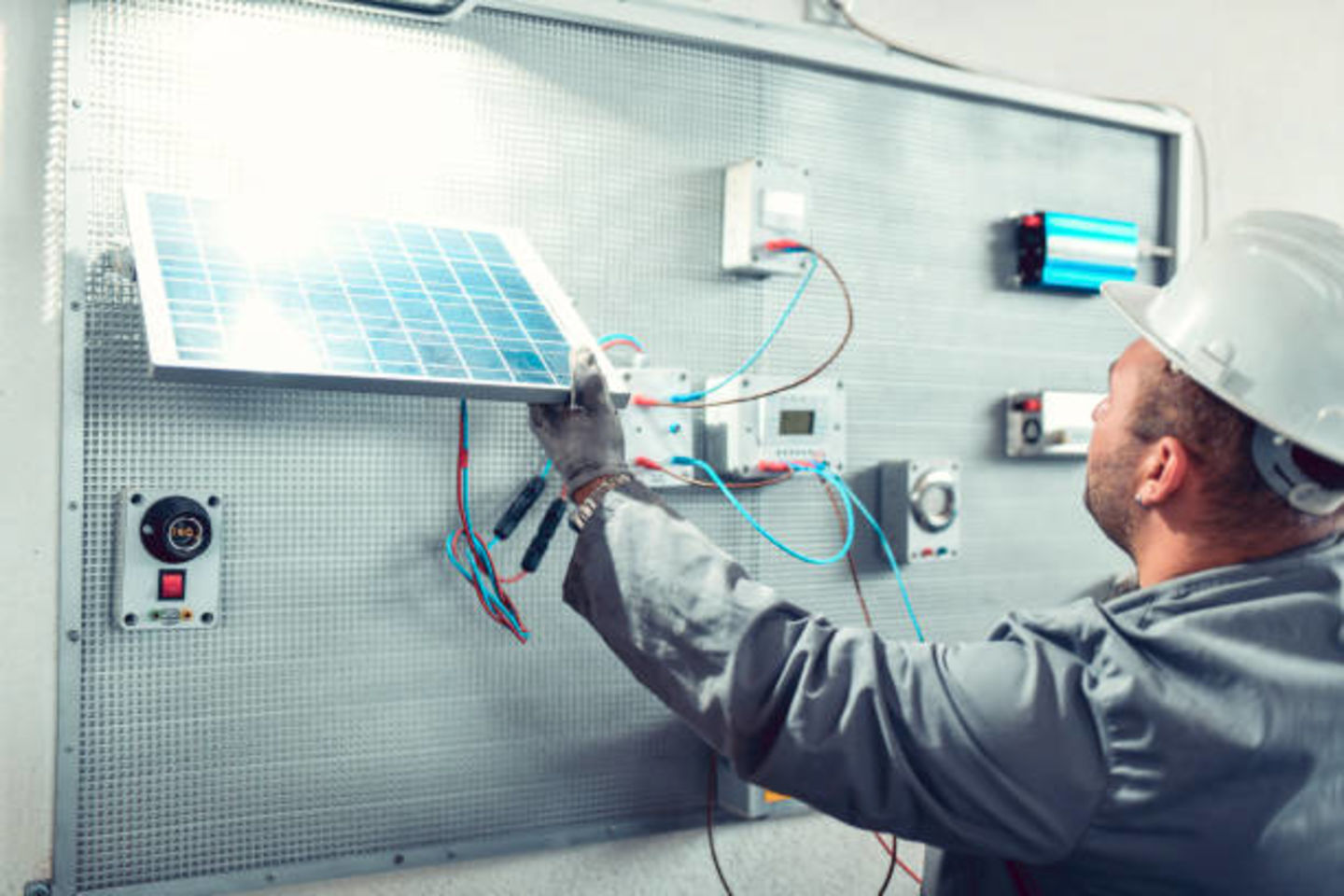 HiDubai-business-white-arrow-technical-services-home-handyman-maintenance-services-hor-al-anz-east-dubai