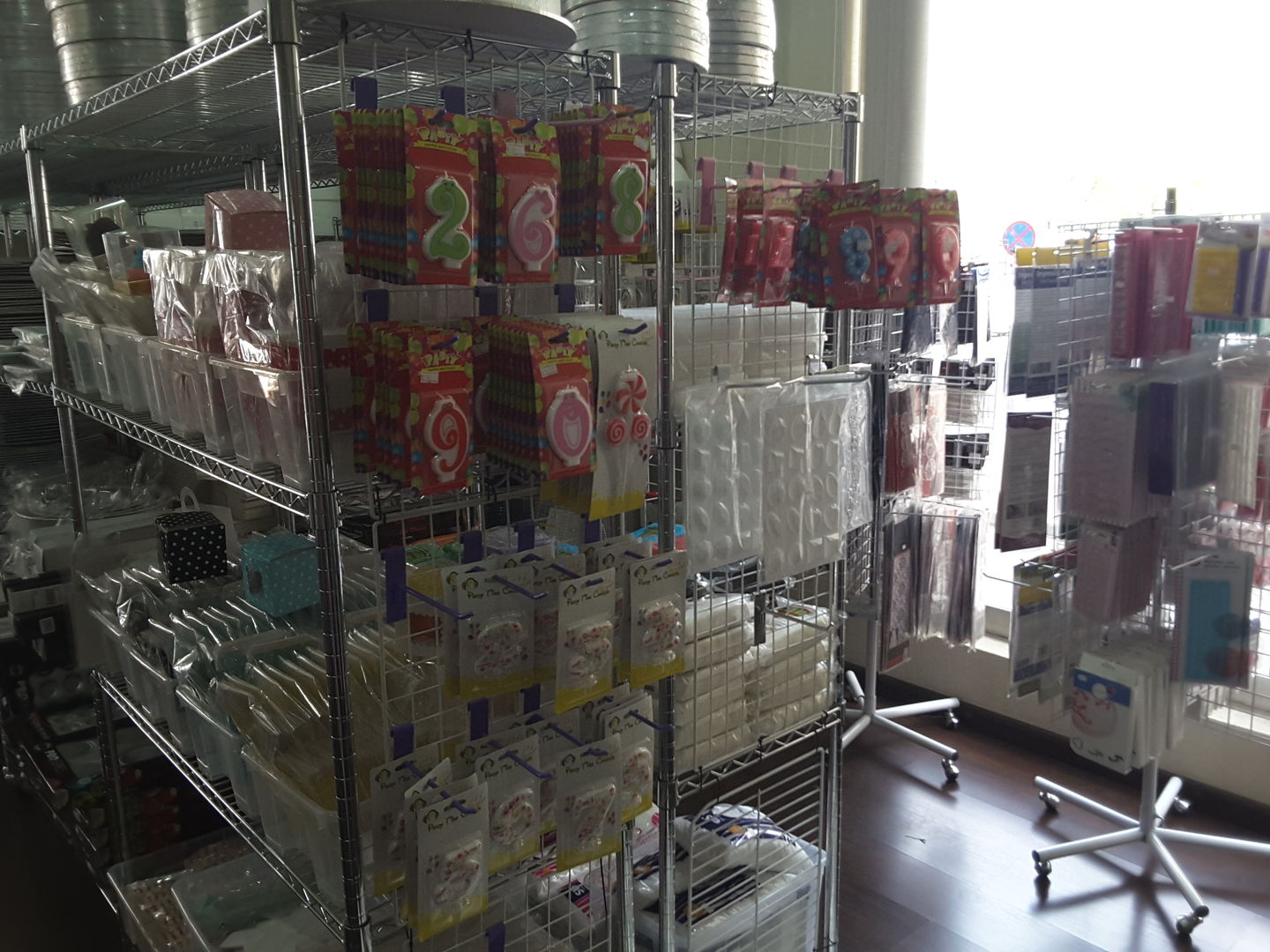 HiDubai-business-happy-party-gift-trading-shopping-party-supplies-costumes-al-rigga-dubai-2