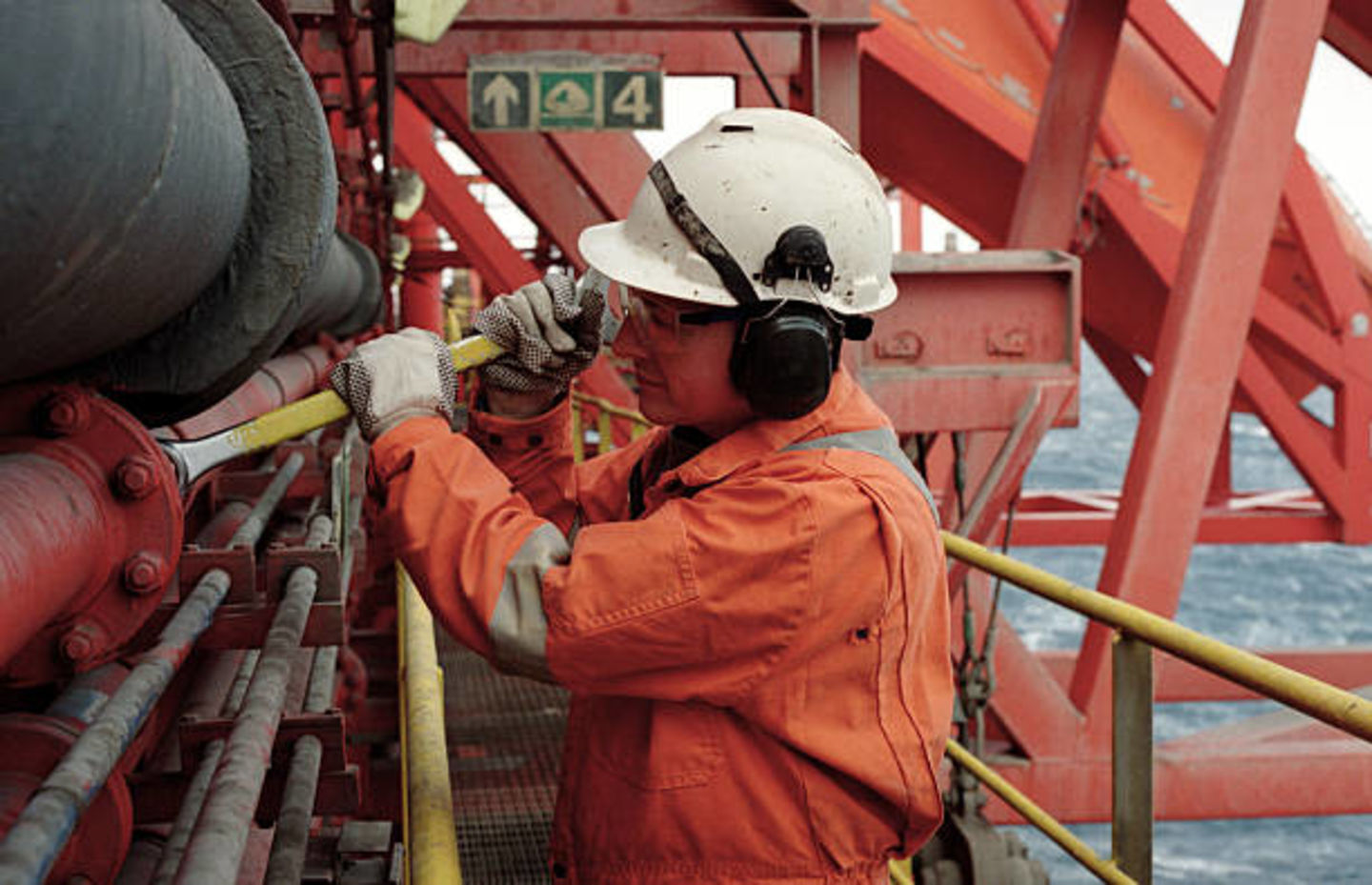 HiDubai-business-sea-horizon-offshore-marine-services-shipping-logistics-marine-services-business-bay-dubai