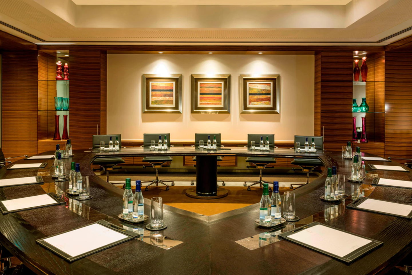 HiDubai-business-kew-meeting-room-b2b-services-business-incubators-and-co-working-spaces-jumeirah-beach-residence-marsa-dubai-dubai