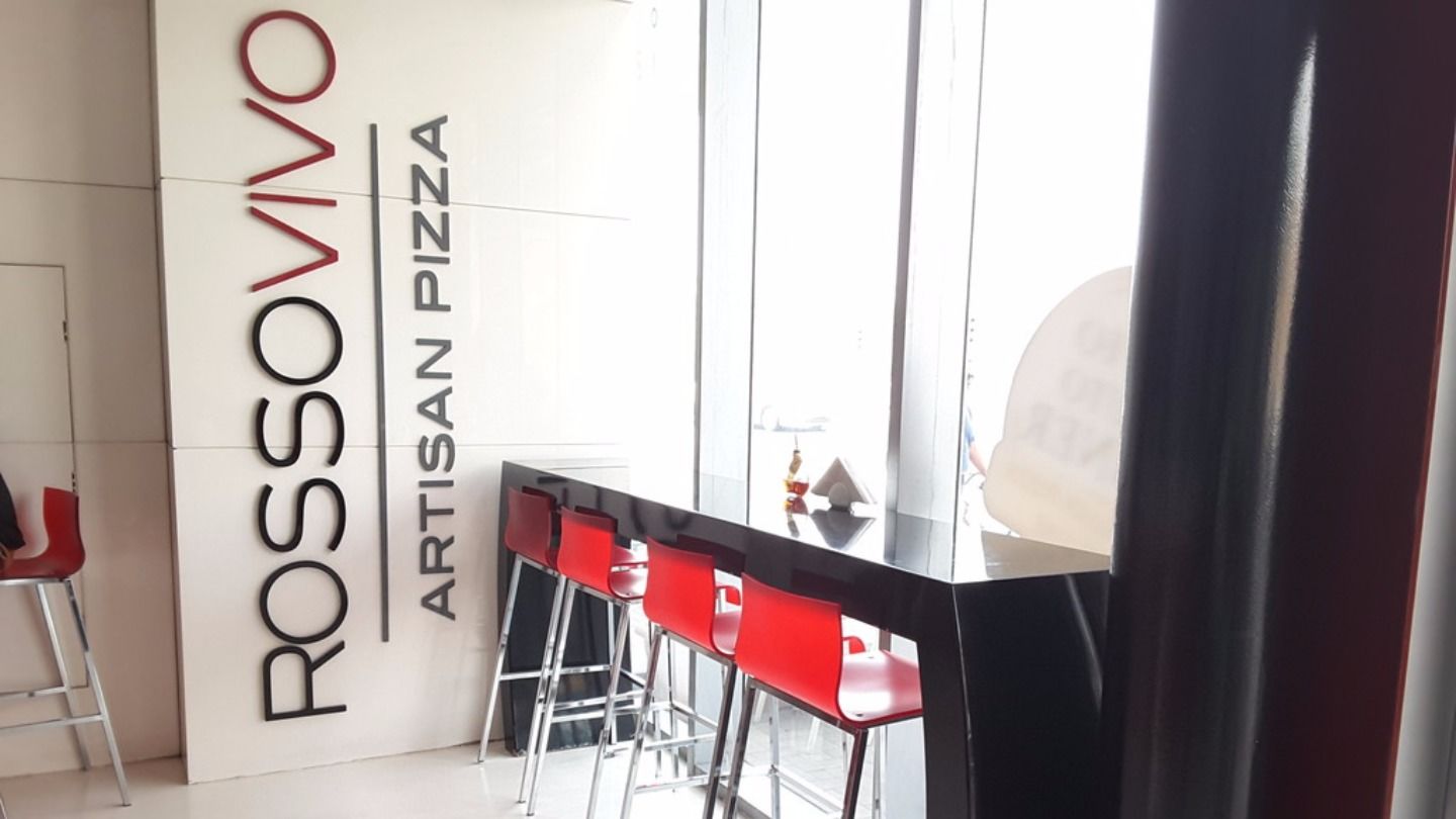 HiDubai-business-rossovivo-artisan-pizza-food-beverage-restaurants-bars-business-bay-dubai-2