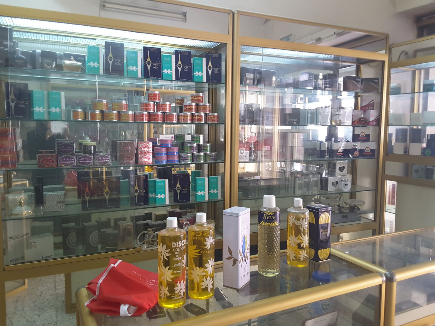 HiDubai-business-maahfooz-bin-haider-trading-shopping-beauty-cosmetics-stores-al-rashidiya-dubai-2