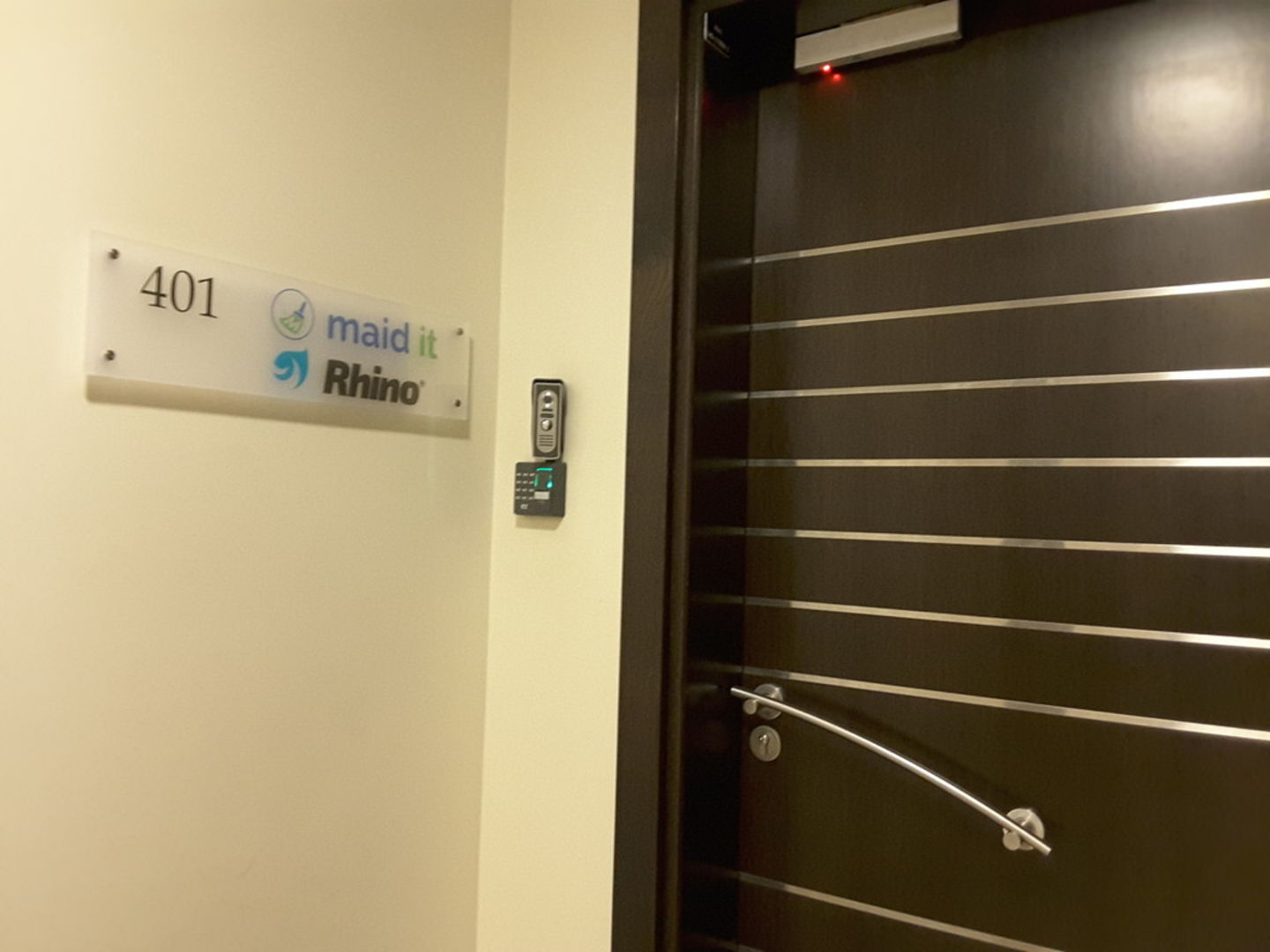 HiDubai-business-maid-it-home-cleaning-services-business-bay-dubai-2