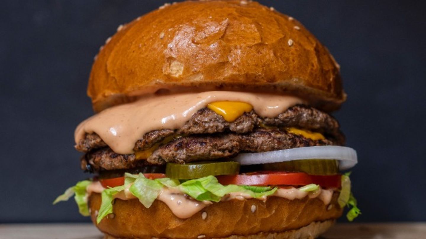 HiDubai-business-food-station-cafe-food-beverage-cafeterias-al-karama-dubai