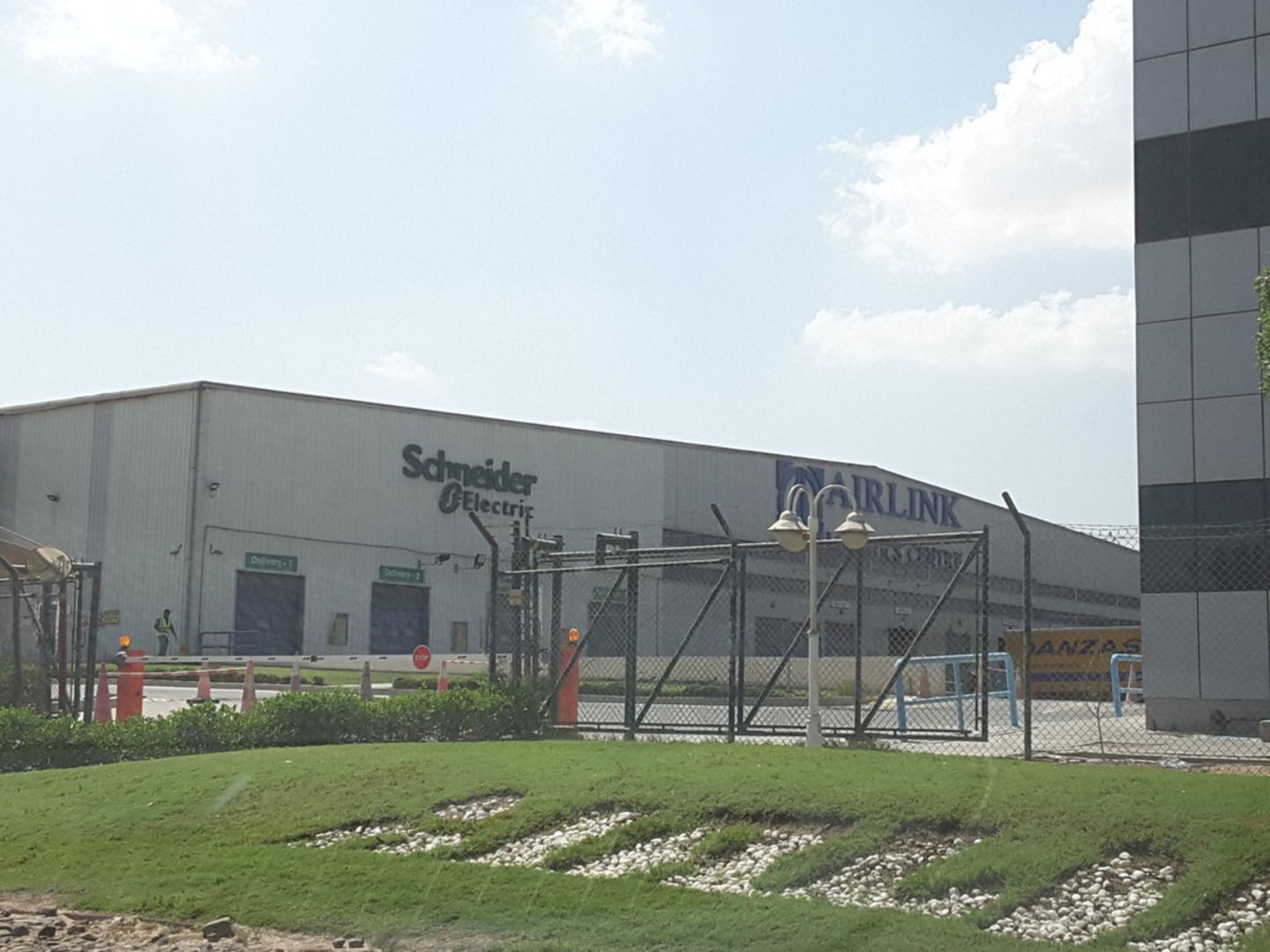 HiDubai-business-airlink-logistics-centre-shipping-logistics-air-cargo-services-jebel-ali-free-zone-mena-jebel-ali-dubai-2