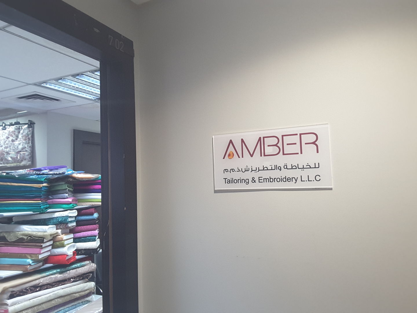 HiDubai-business-amber-tailoring-embroidery-home-tailoring-sheikh-zayed-road-1-trade-centre-2-dubai-2