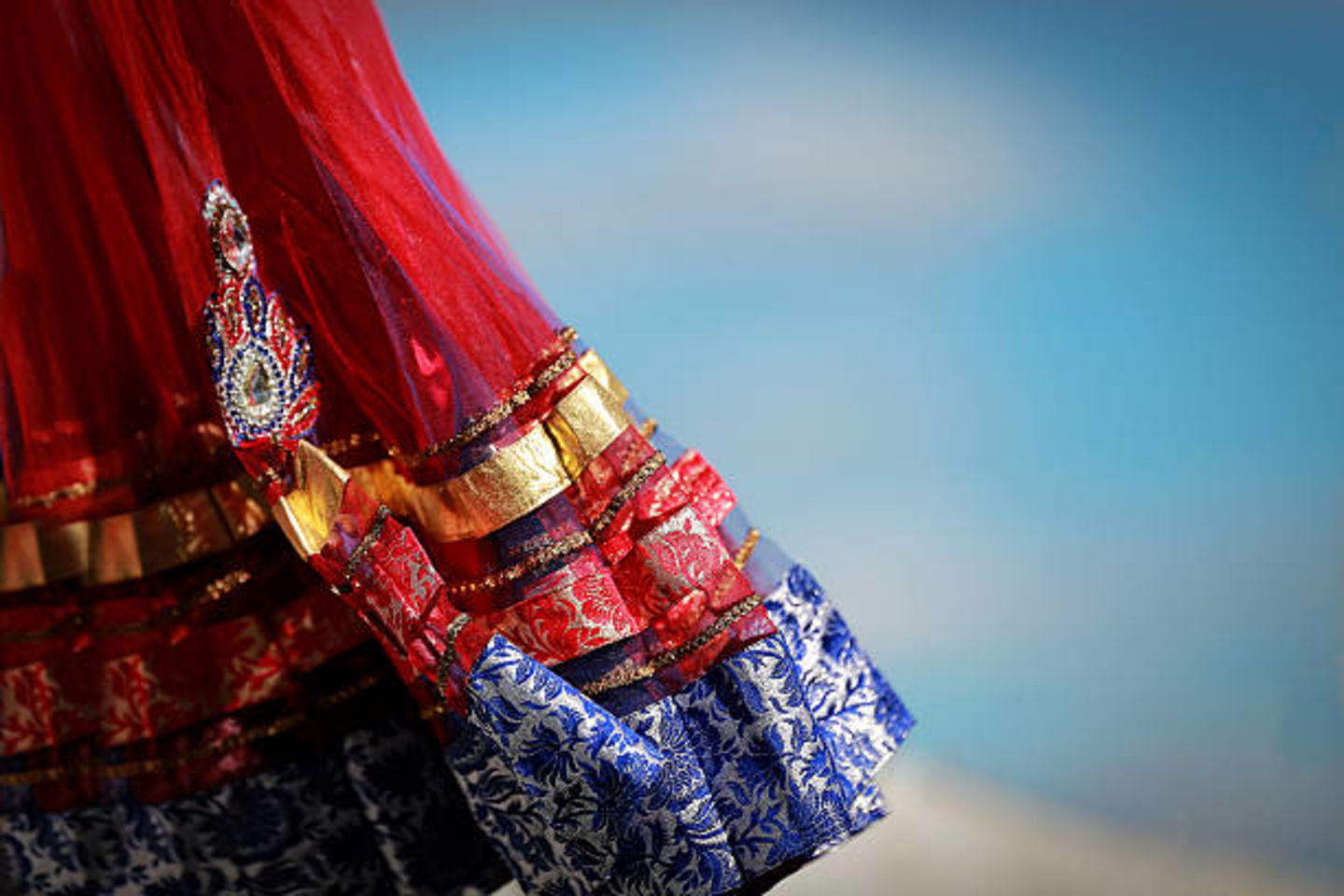 HiDubai-business-sss-fashion-designing-shopping-apparel-al-fahidi-al-souq-al-kabeer-dubai