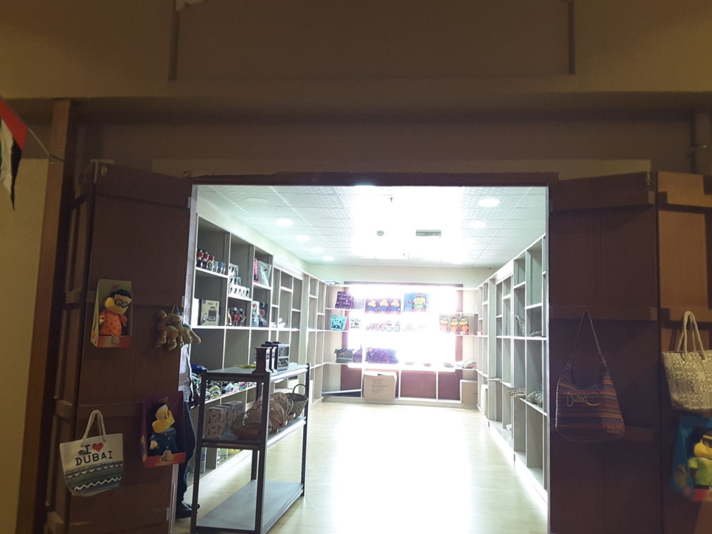 HiDubai-business-al-ghurfa-antiques-gifts-shopping-souvenirs-gifts-naif-dubai-2