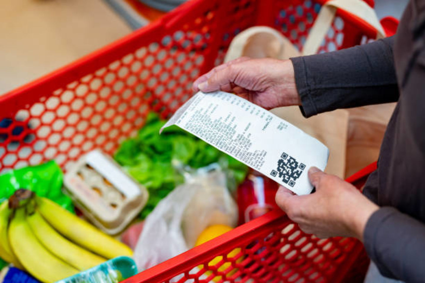 HiDubai-business-raya-al-madeena-mini-mart-shopping-supermarkets-hypermarkets-grocery-stores-al-quoz-industrial-4-dubai-2