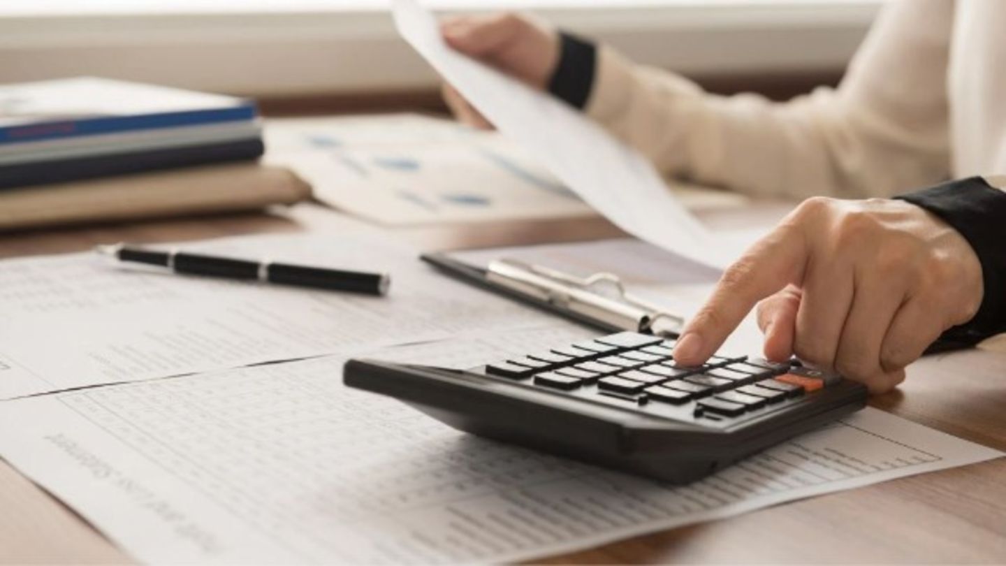 HiDubai-business-hsm-accounting-bookkeeping-finance-legal-accounting-services-al-karama-dubai