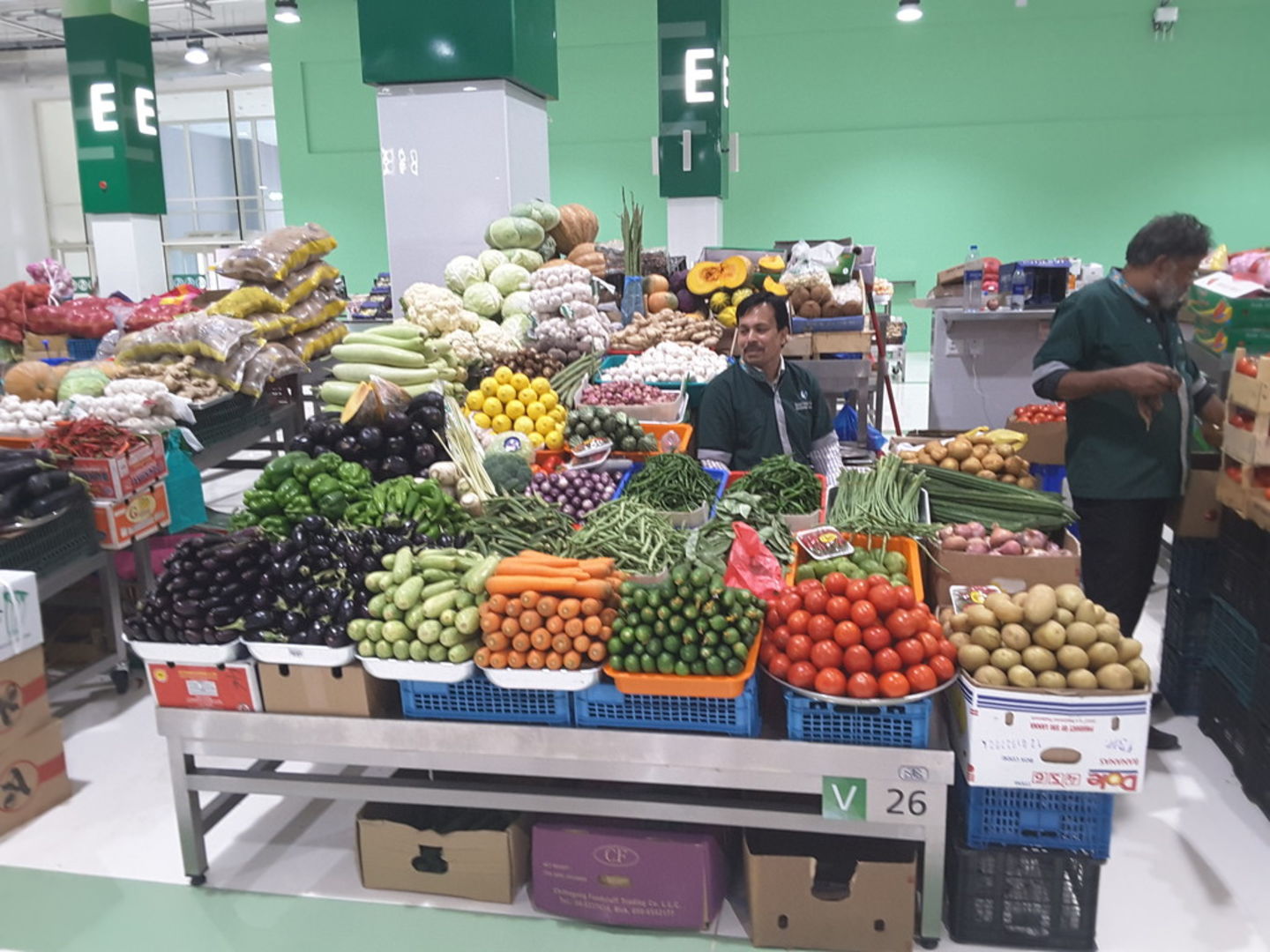 HiDubai-business-humaid-al-shamsi-vegetables-fruits-stall-b2b-services-distributors-wholesalers-corniche-deira-dubai-2