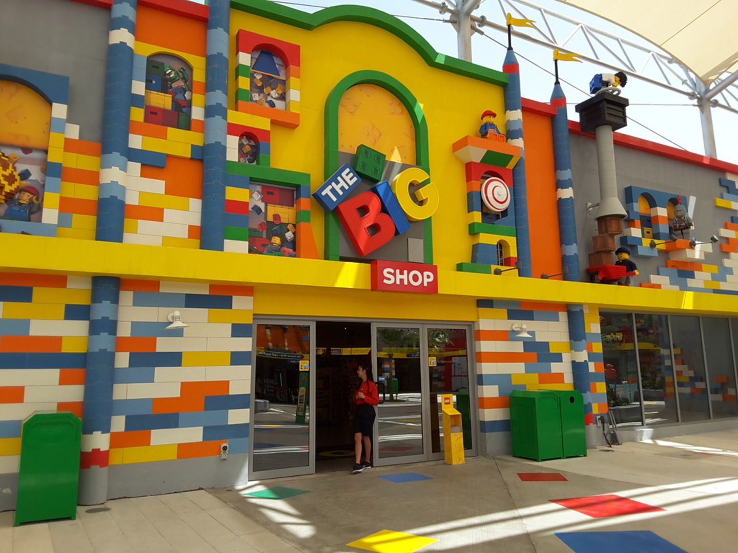 HiDubai-business-the-big-shop-shopping-souvenirs-gifts-saih-shuaib-1-dubai-2