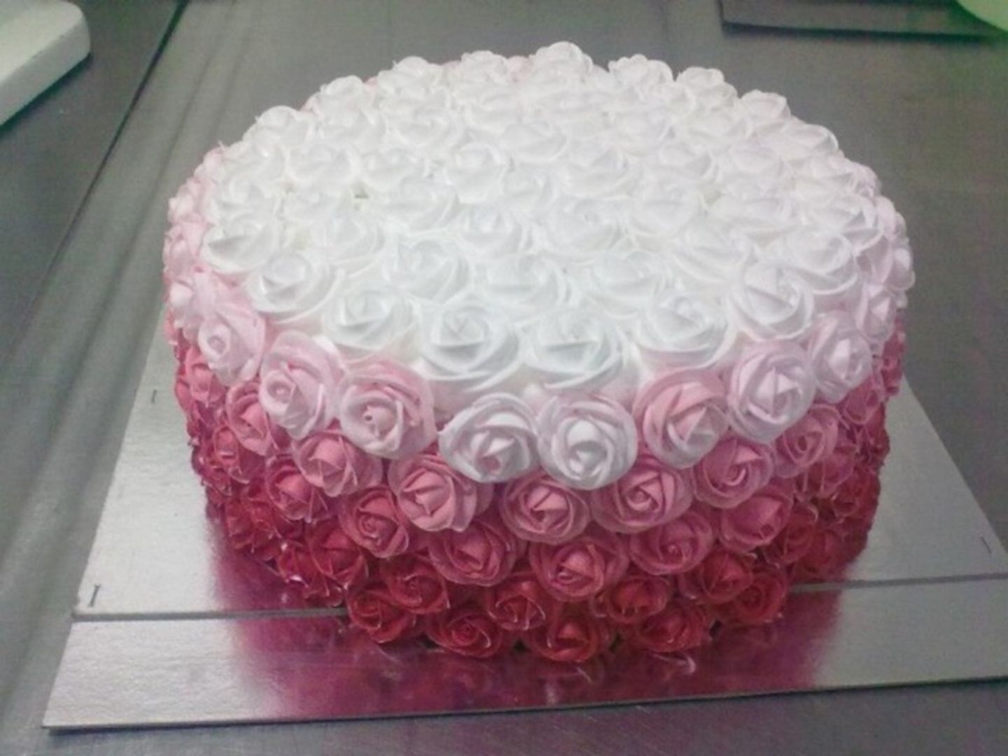 HiDubai-business-sevan-bakery-food-beverage-bakeries-desserts-sweets-ras-al-khor-industrial-3-dubai