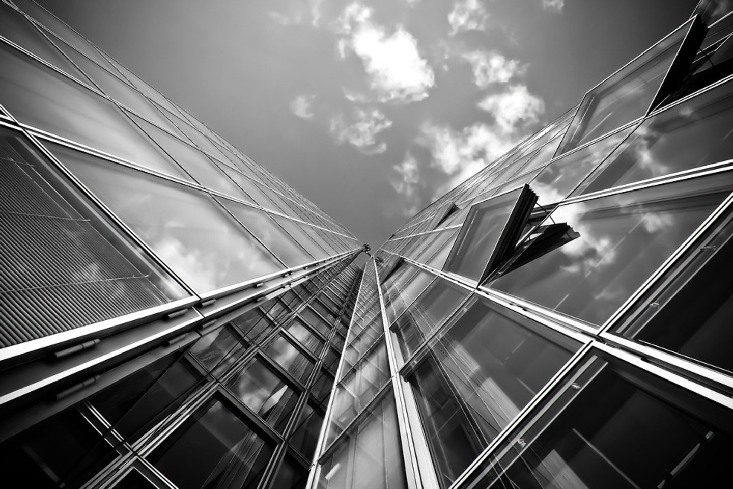 HiDubai-business-dream-glass-sl-dmcc-b2b-services-distributors-wholesalers-jumeirah-lake-towers-al-thanyah-5-dubai