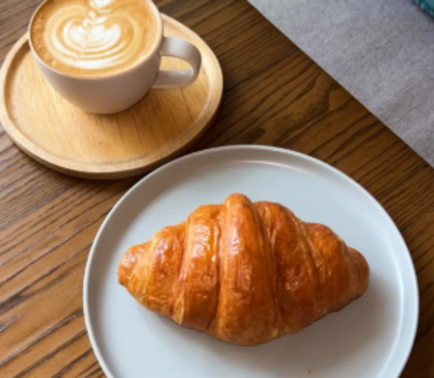 HiDubai-business-tulua-cafe-and-roastery-food-beverage-coffee-shops-dubai-silicon-oasis-nadd-hessa-dubai