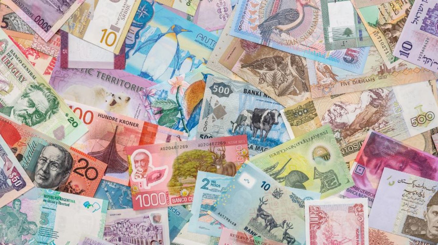 HiDubai-business-al-ansari-exchange-finance-legal-money-exchange-muhaisnah-2-dubai-1