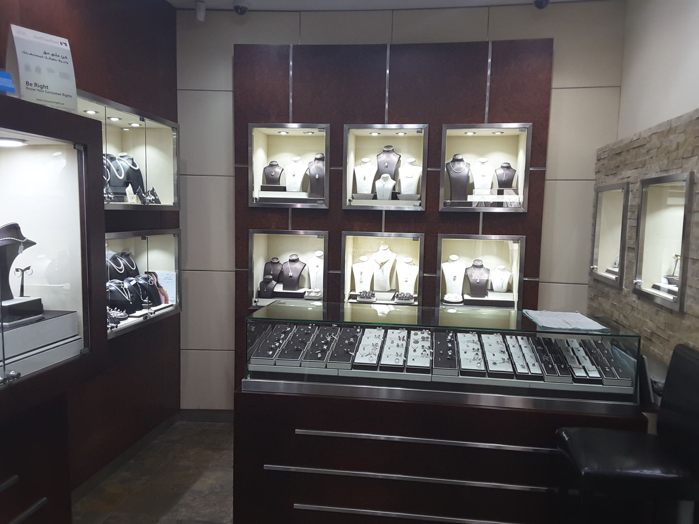 HiDubai-business-le-brilliante-jewellery-shopping-jewellery-precious-stones-jumeirah-3-dubai-2