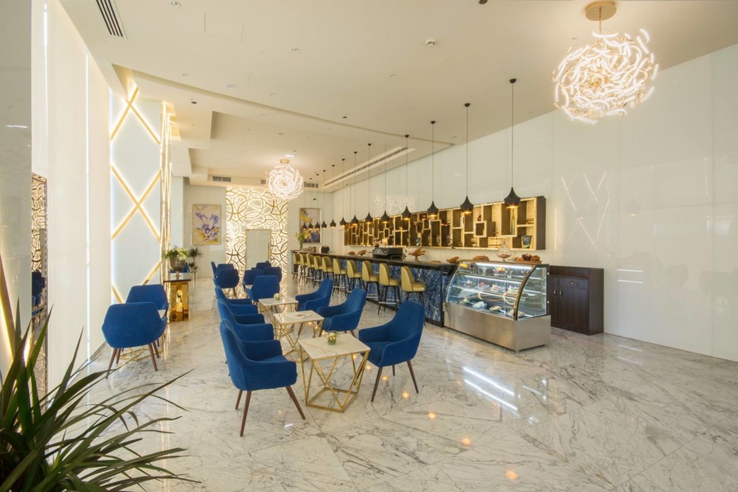 HiDubai-business-le-veyron-cafe-food-beverage-coffee-shops-dubai-international-financial-centre-zaabeel-2-dubai