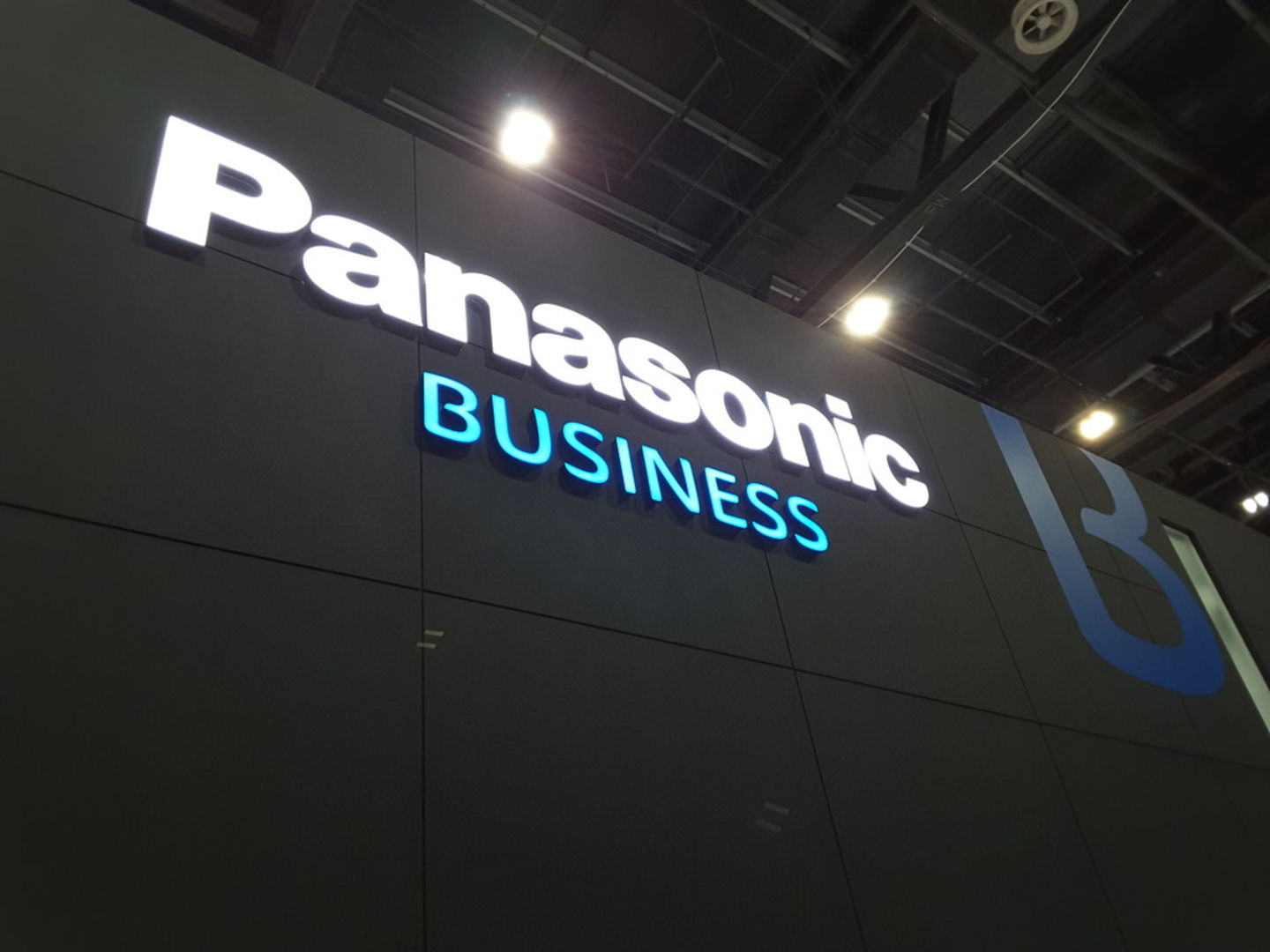 HiDubai-business-panasonic-marketing-middle-east-b2b-services-distributors-wholesalers-jebel-ali-industrial-2-dubai-2