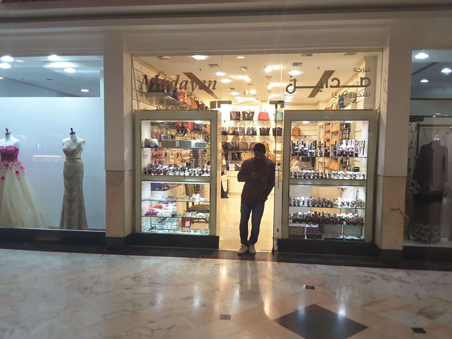 HiDubai-business-madayen-trading-shopping-fashion-accessories-al-qusais-1-dubai-2