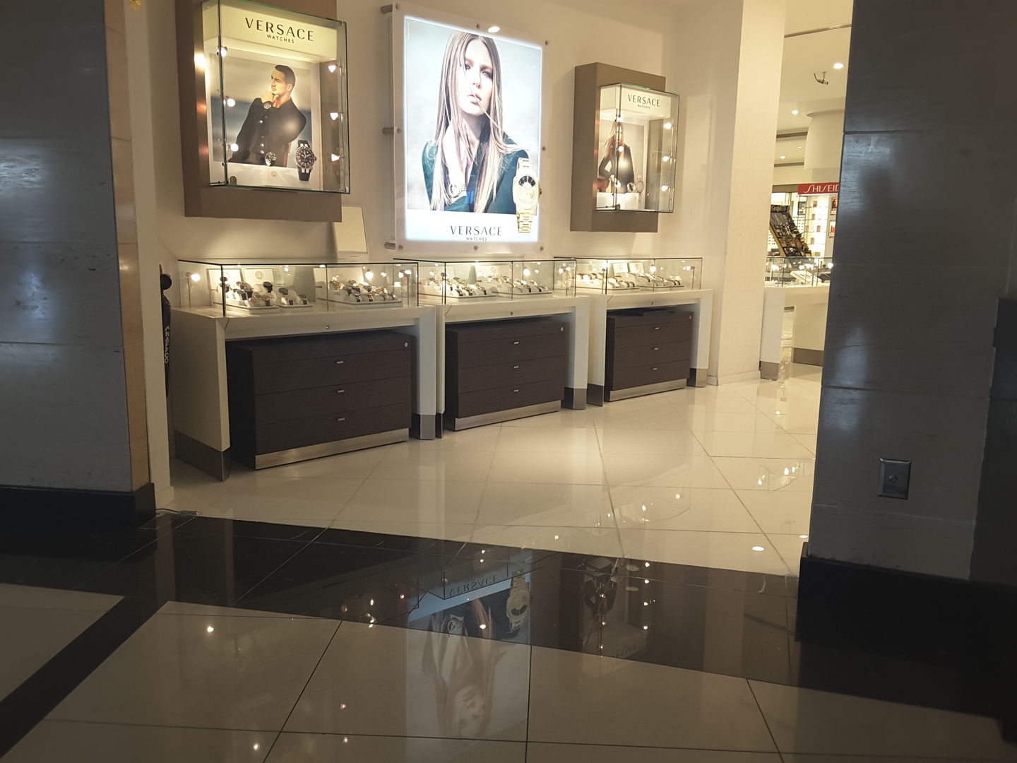 HiDubai-business-paris-gallery-shopping-jewellery-precious-stones-al-mizhar-1-dubai-2
