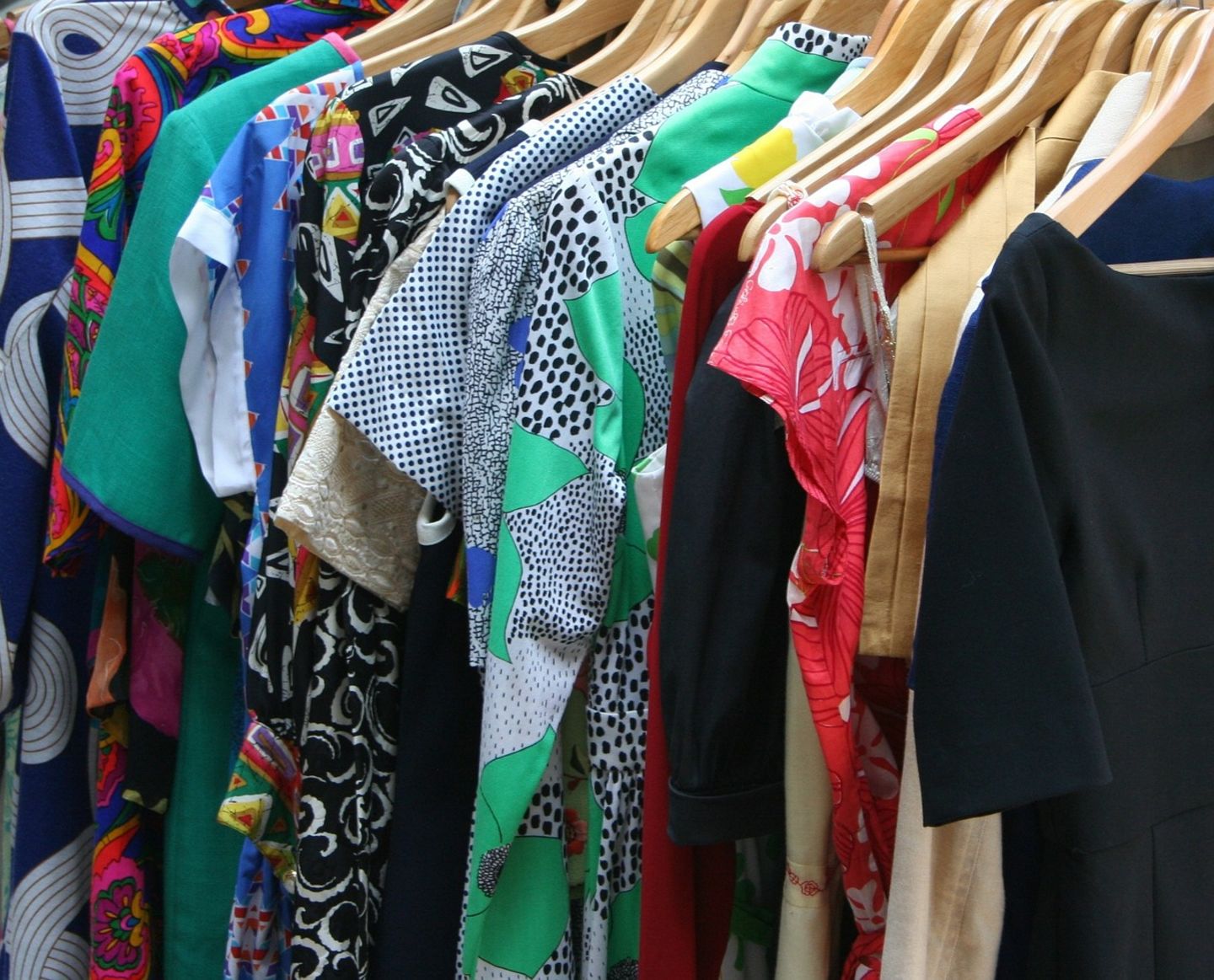 HiDubai-business-happy-yiwu-readymade-garments-trading-shopping-apparel-al-buteen-dubai