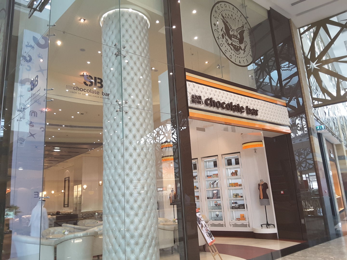 HiDubai-business-alison-nelson-chocolate-bar-food-beverage-coffee-shops-mirdif-dubai-2
