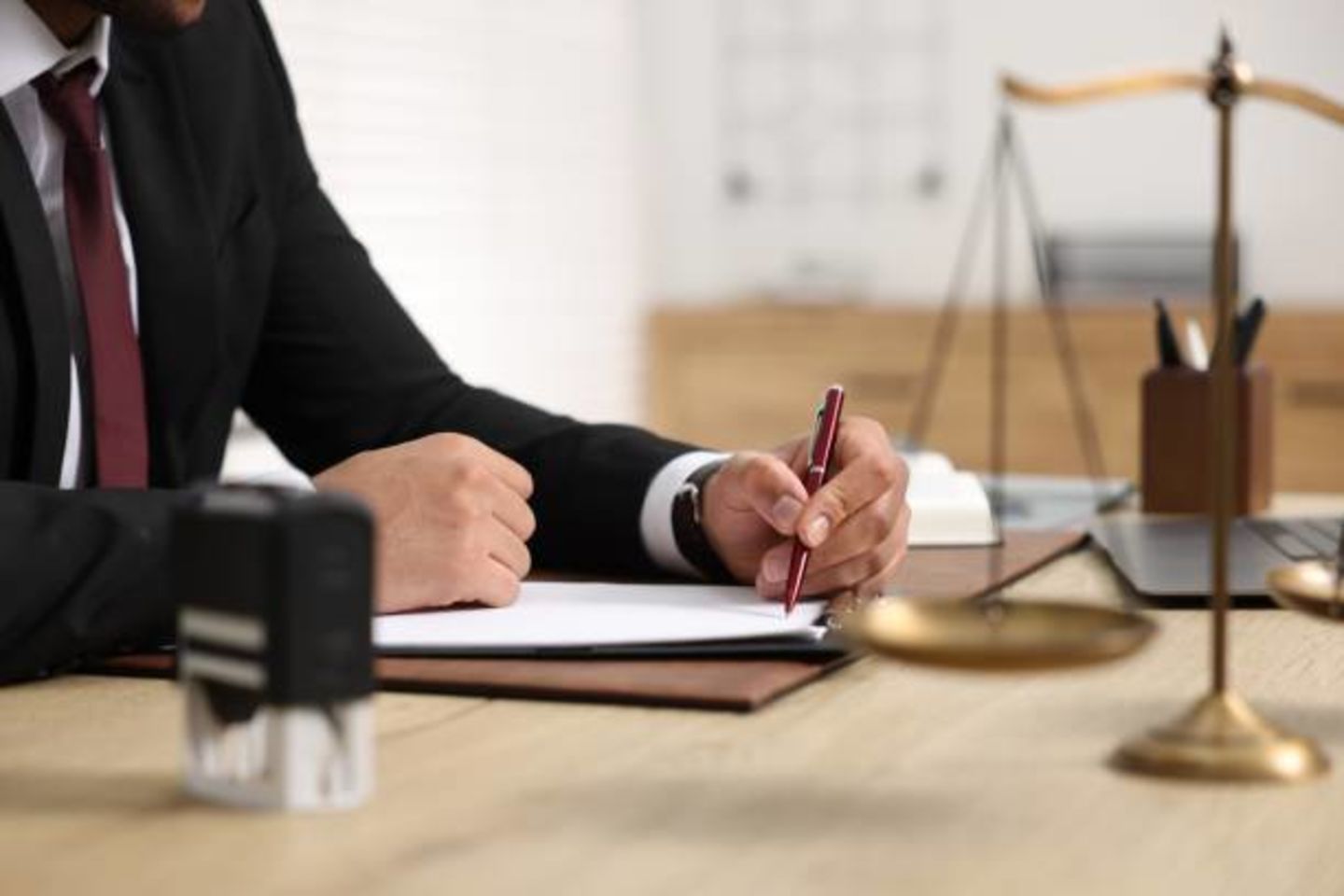 HiDubai-business-amal-alrashdi-lawyers-legal-consultants-finance-legal-legal-services-business-bay-dubai