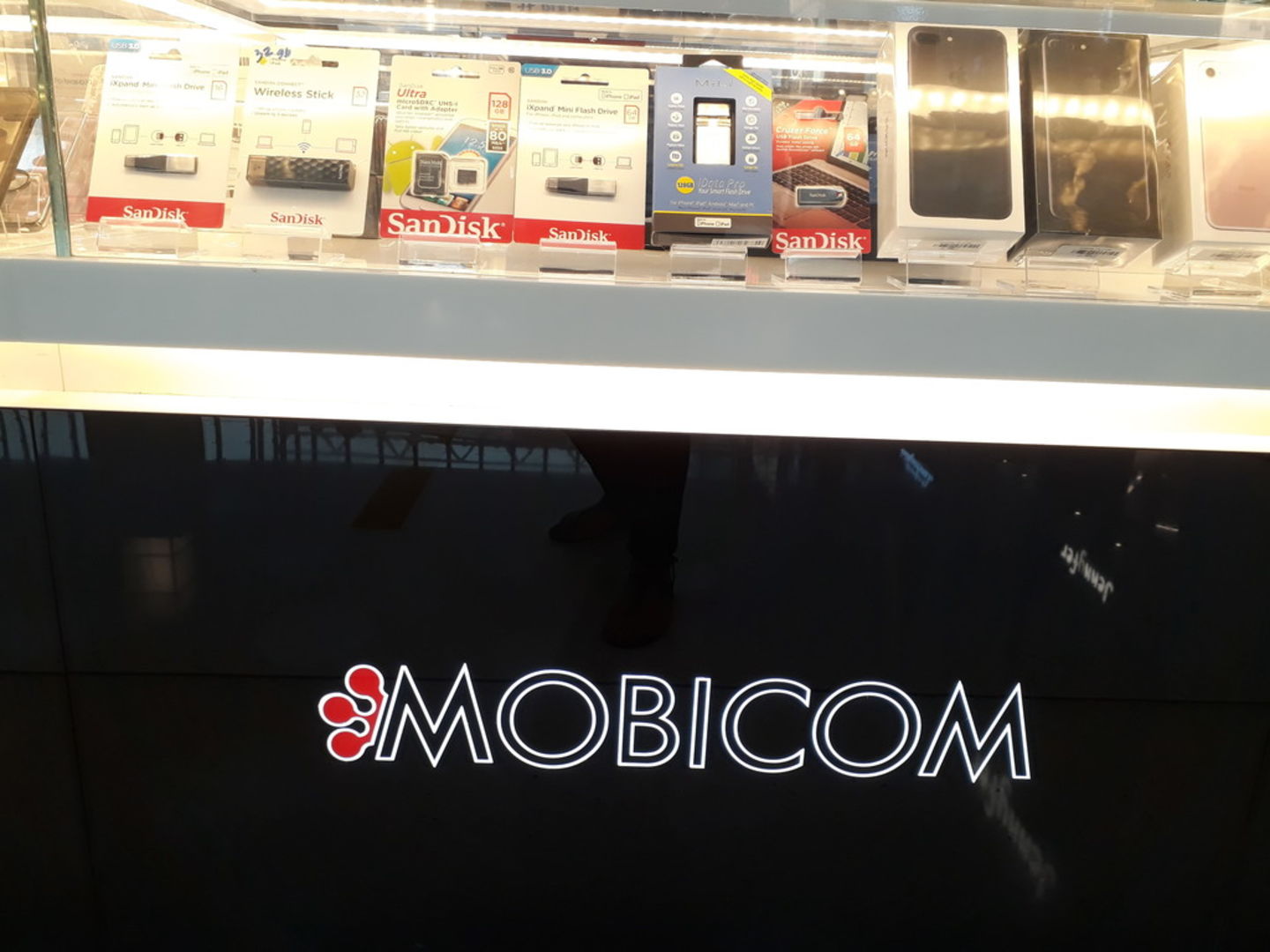 HiDubai-business-mobicom-shopping-consumer-electronics-burj-khalifa-dubai-2