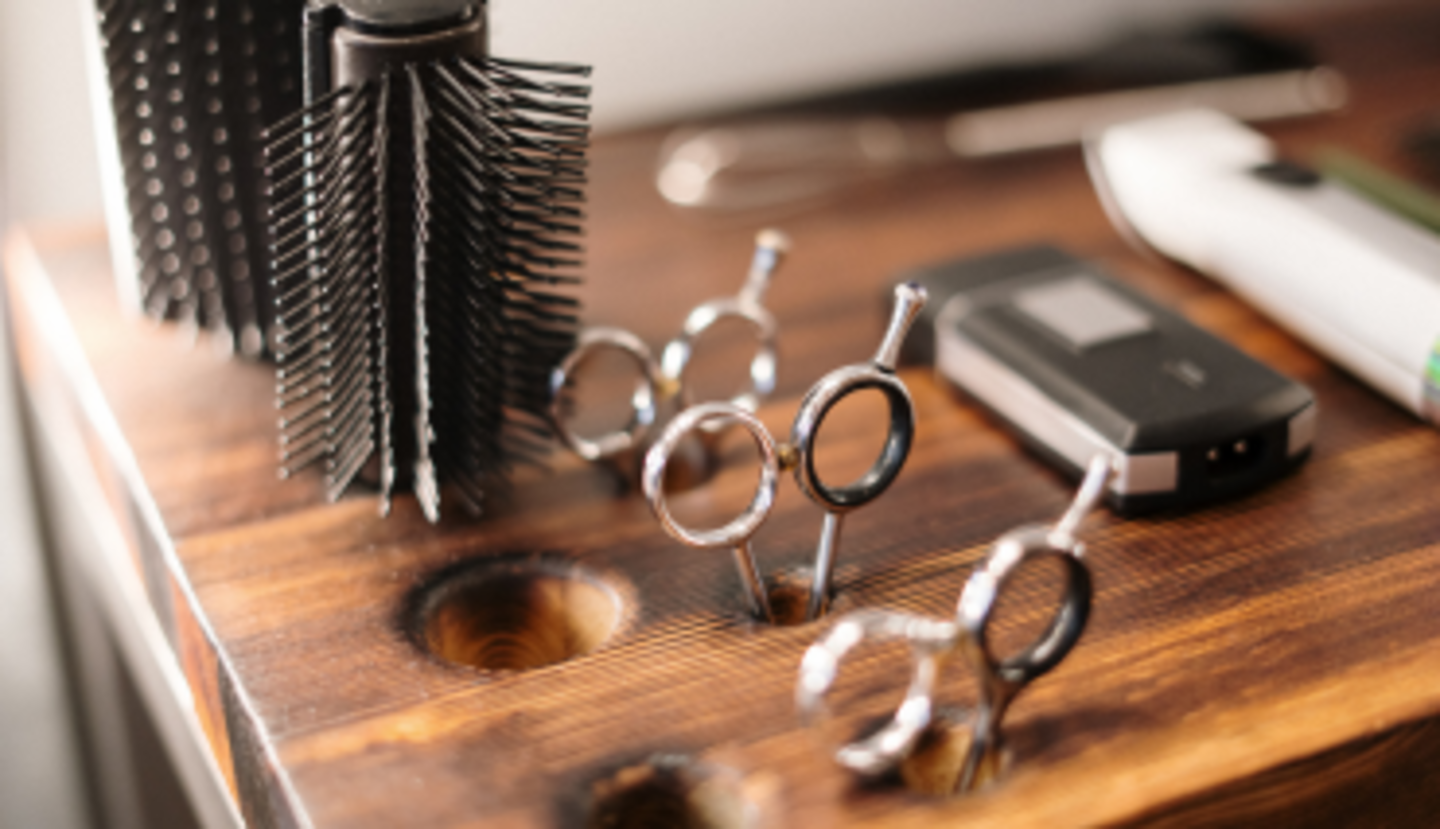 HiDubai-business-florist-gents-saloon-beauty-wellness-health-beauty-salons-al-rigga-dubai