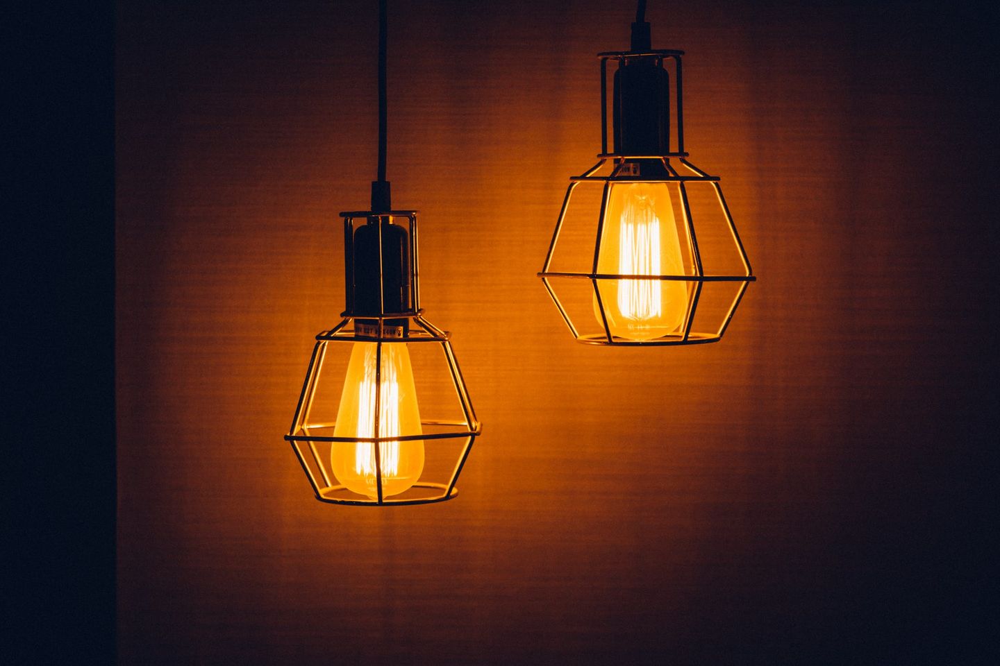 HiDubai-business-dadeli-lighting-trading-b2b-services-distributors-wholesalers-meena-bazar-al-souq-al-kabeer-dubai-2