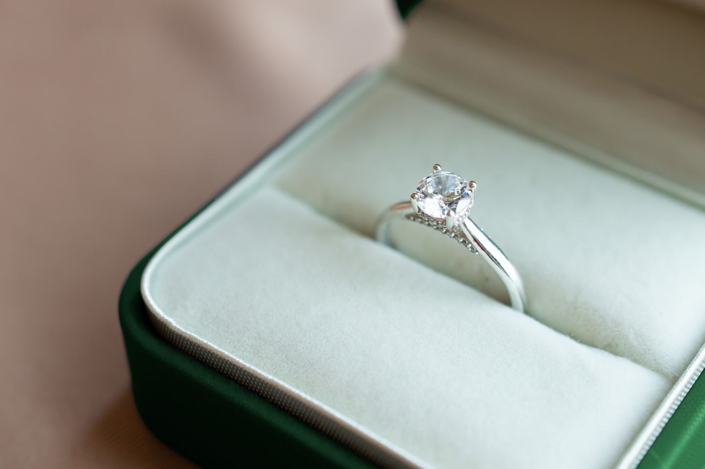 HiDubai-business-five-star-diamond-shopping-jewellery-precious-stones-al-ras-dubai