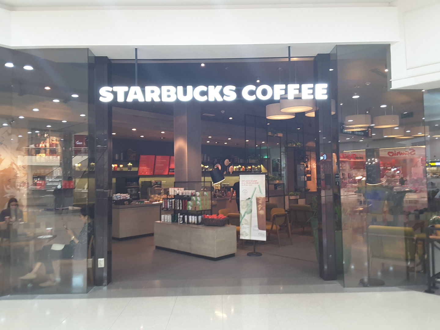 HiDubai-business-starbucks-food-beverage-coffee-shops-port-saeed-dubai-4