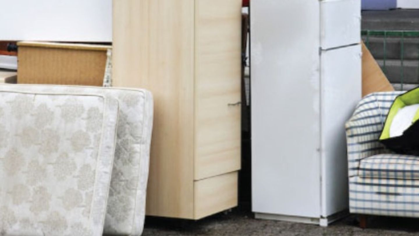 HiDubai-business-super-junk-removal-furniture-and-electronic-disposal-construction-heavy-industries-waste-recycling-services-business-bay-dubai